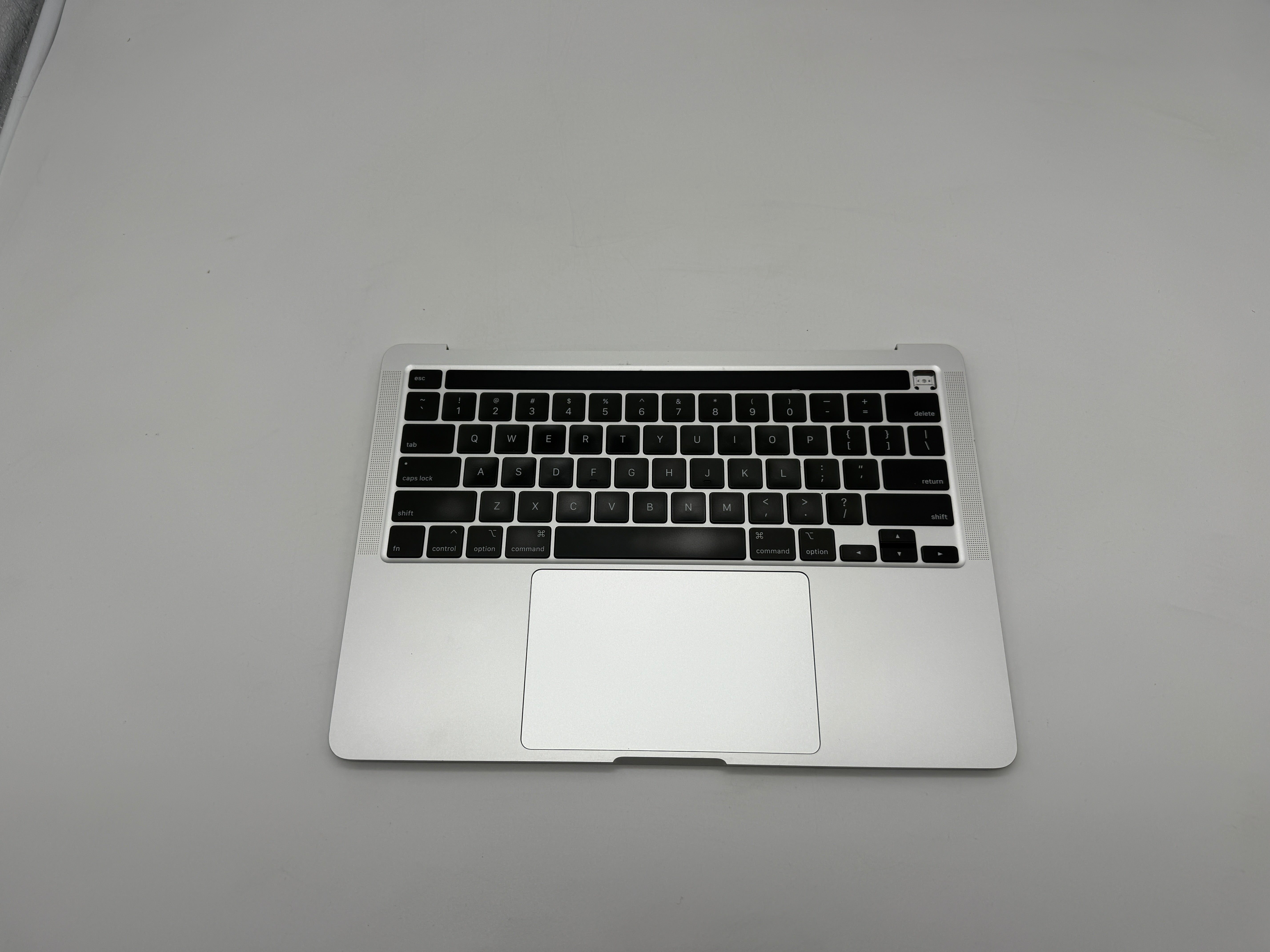 Macbook Pro 13" A2251 2020 Topcase QWERTY Akku Tastatur Silber #T755