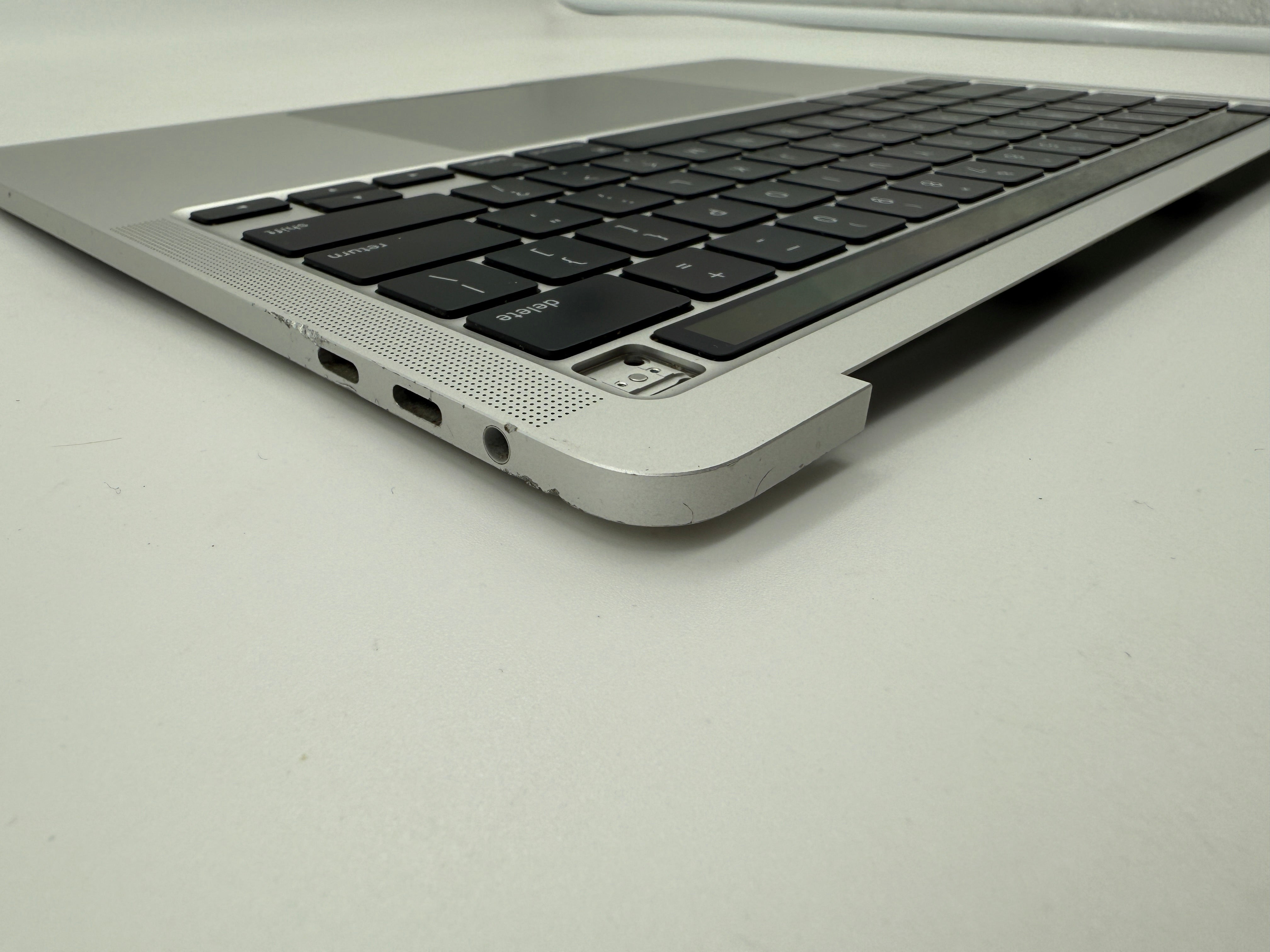 Macbook Pro 13" A2251 2020 Topcase QWERTY Akku Tastatur Silber #T755