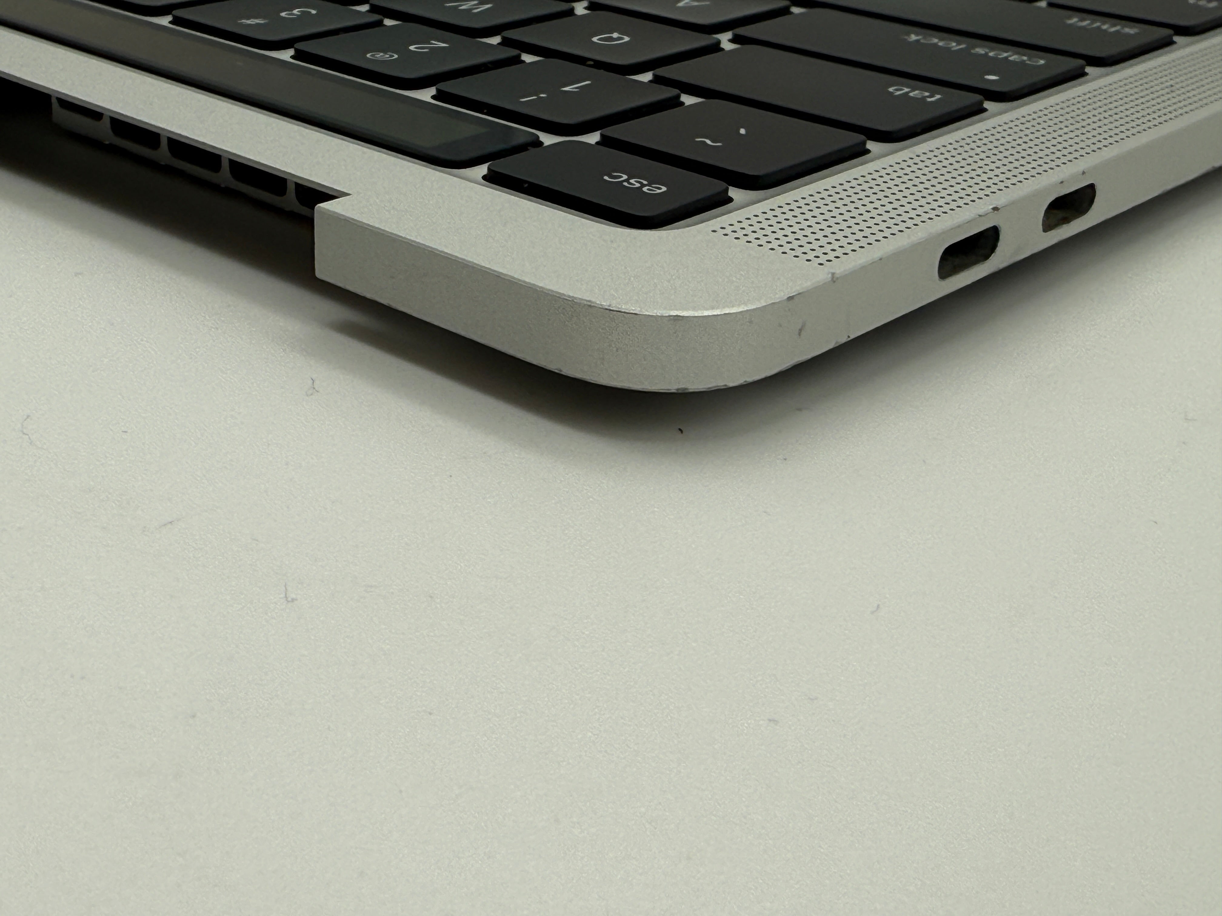 Macbook Pro 13" A2251 2020 Topcase QWERTY Akku Tastatur Silber #T755