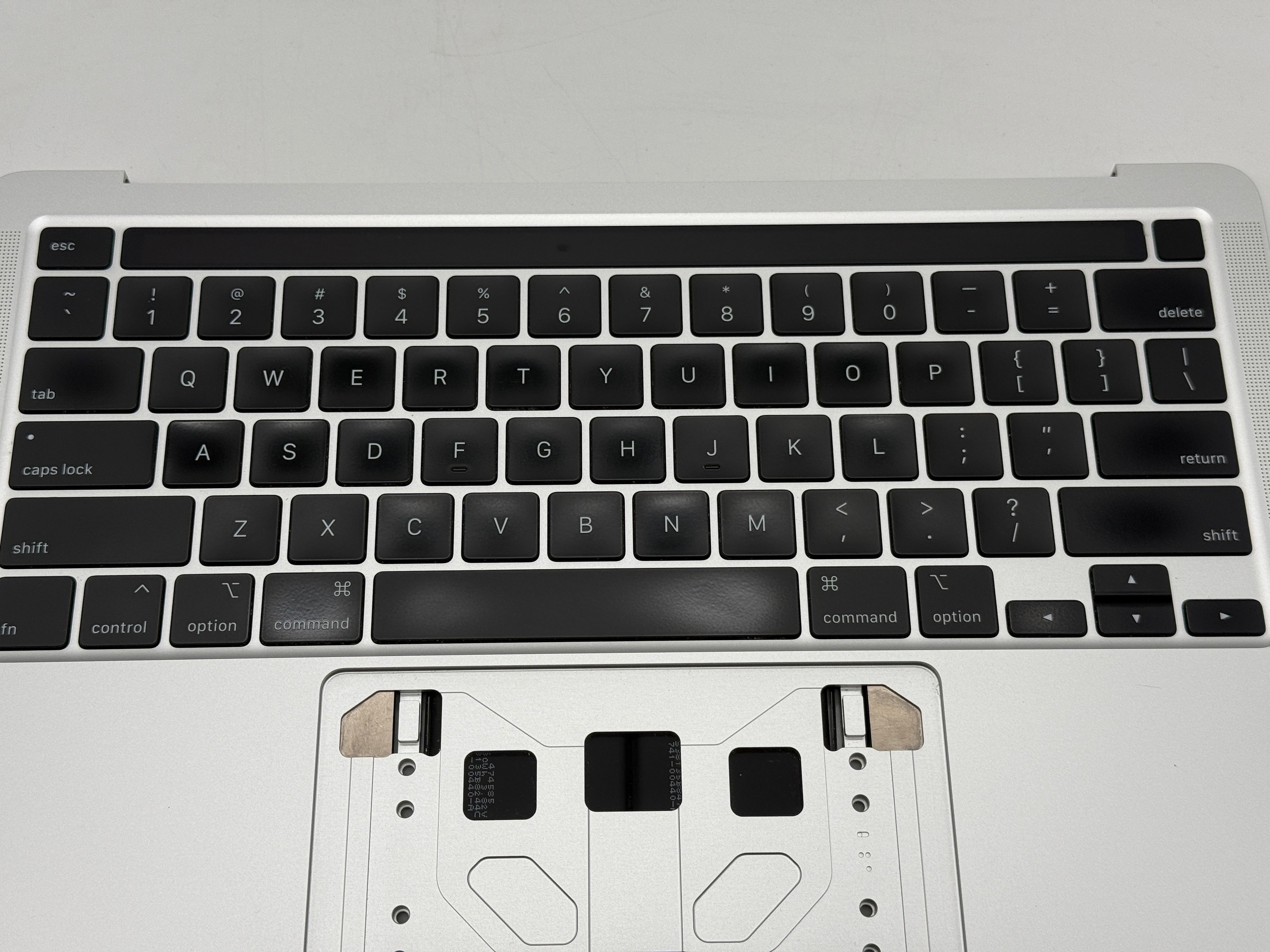 Macbook Pro 13" A2251 2020 Topcase QWERTY Akku Tastatur Silber #T756