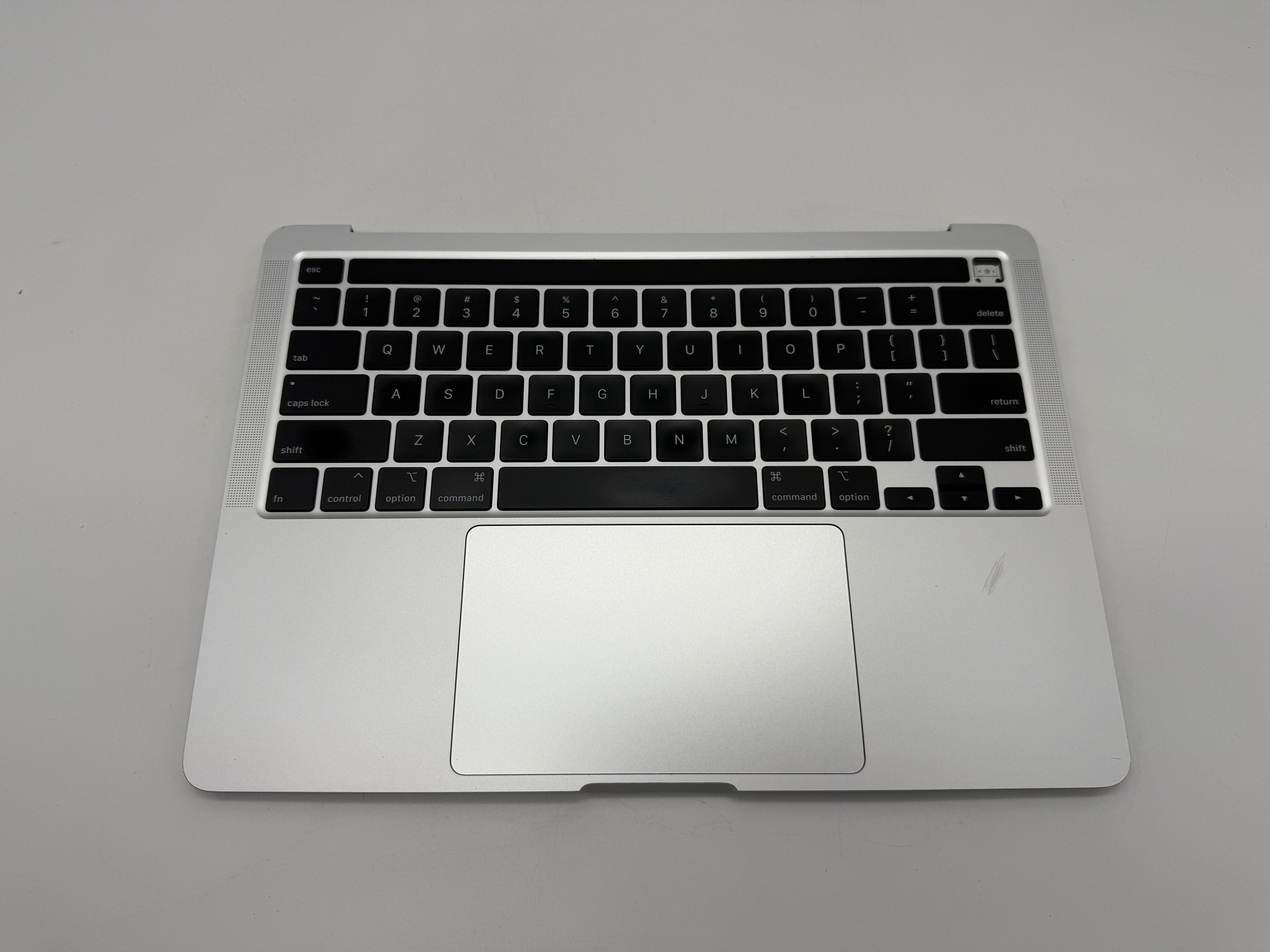 Macbook Pro 13" A2251 2020 Topcase QWERTY Akku Tastatur Silber #T757