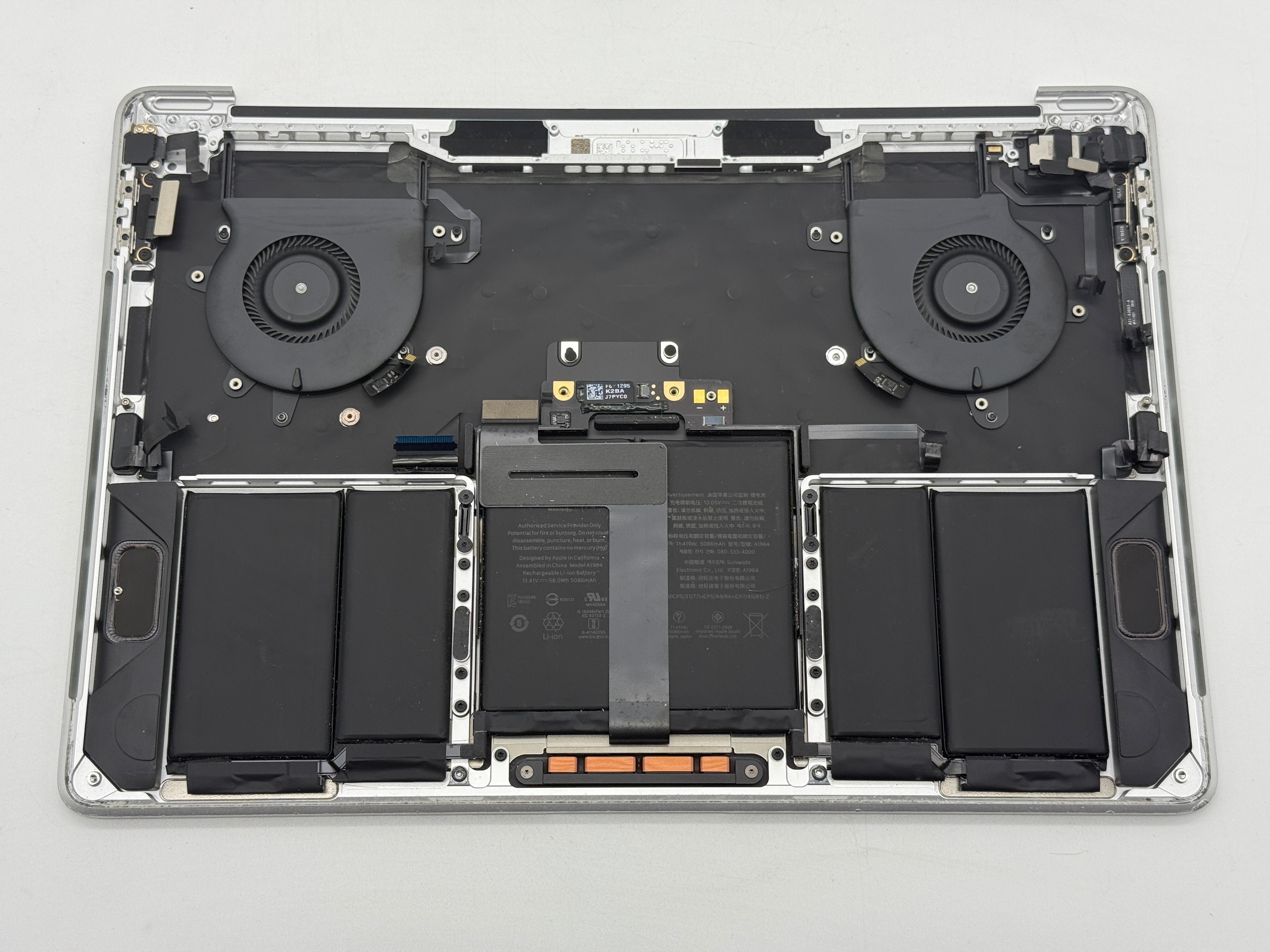 Macbook Pro 13" A2251 2020 Topcase QWERTY Akku Tastatur Silber #T757