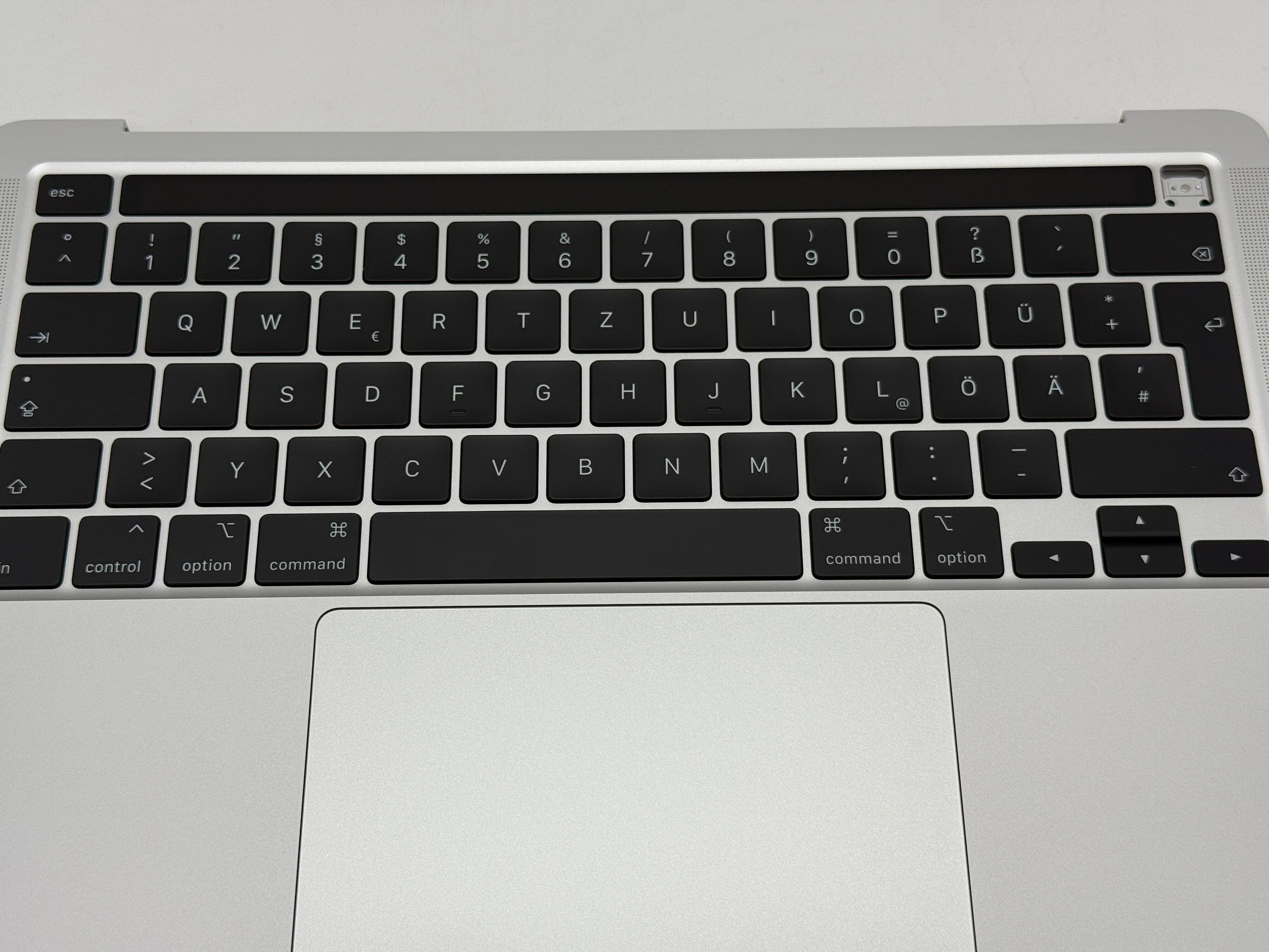 Macbook Pro 13" A2251 2020 Topcase QWERTZ Tastatur Silber #T759