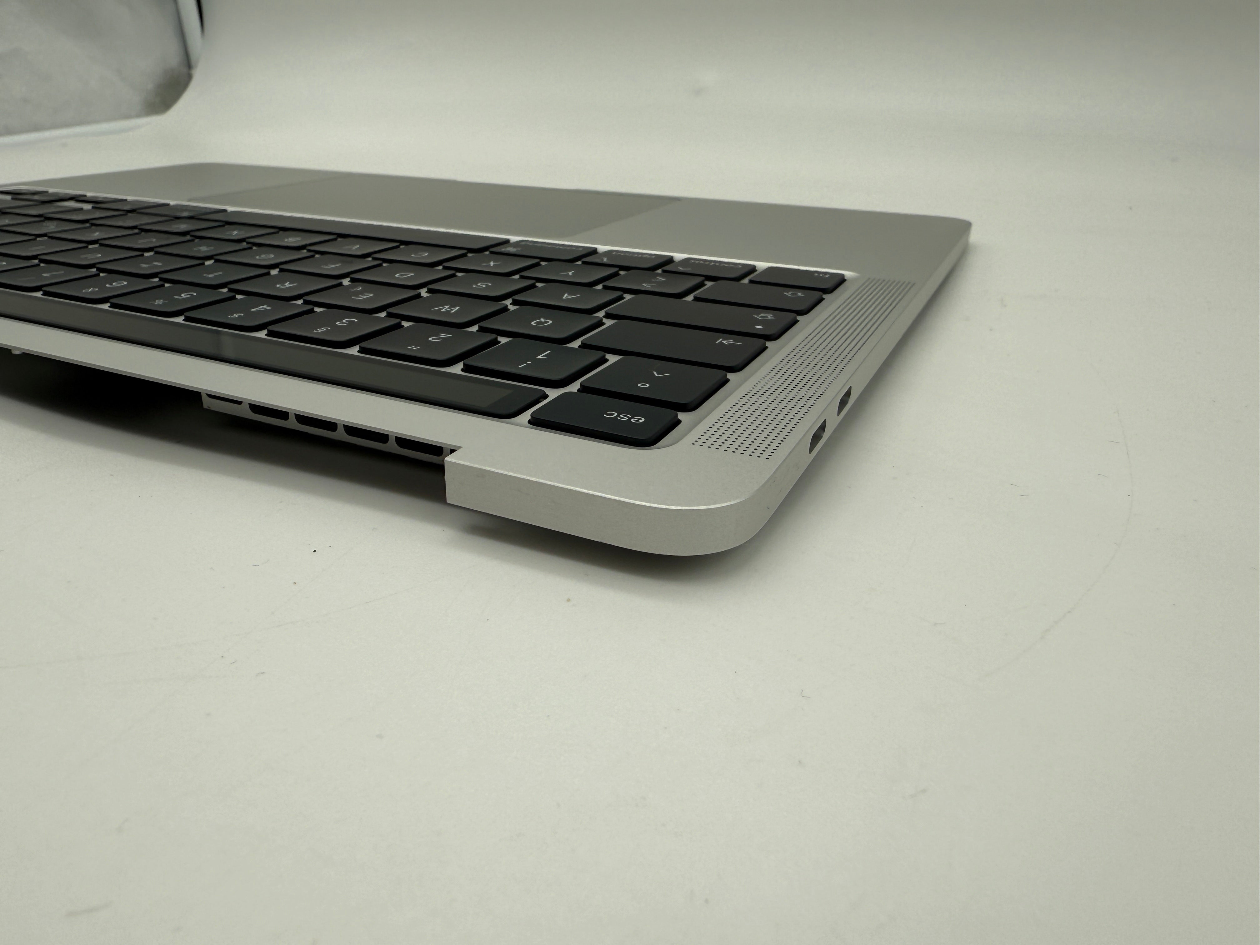 Macbook Pro 13" A2251 2020 Topcase QWERTZ Tastatur Silber #T759