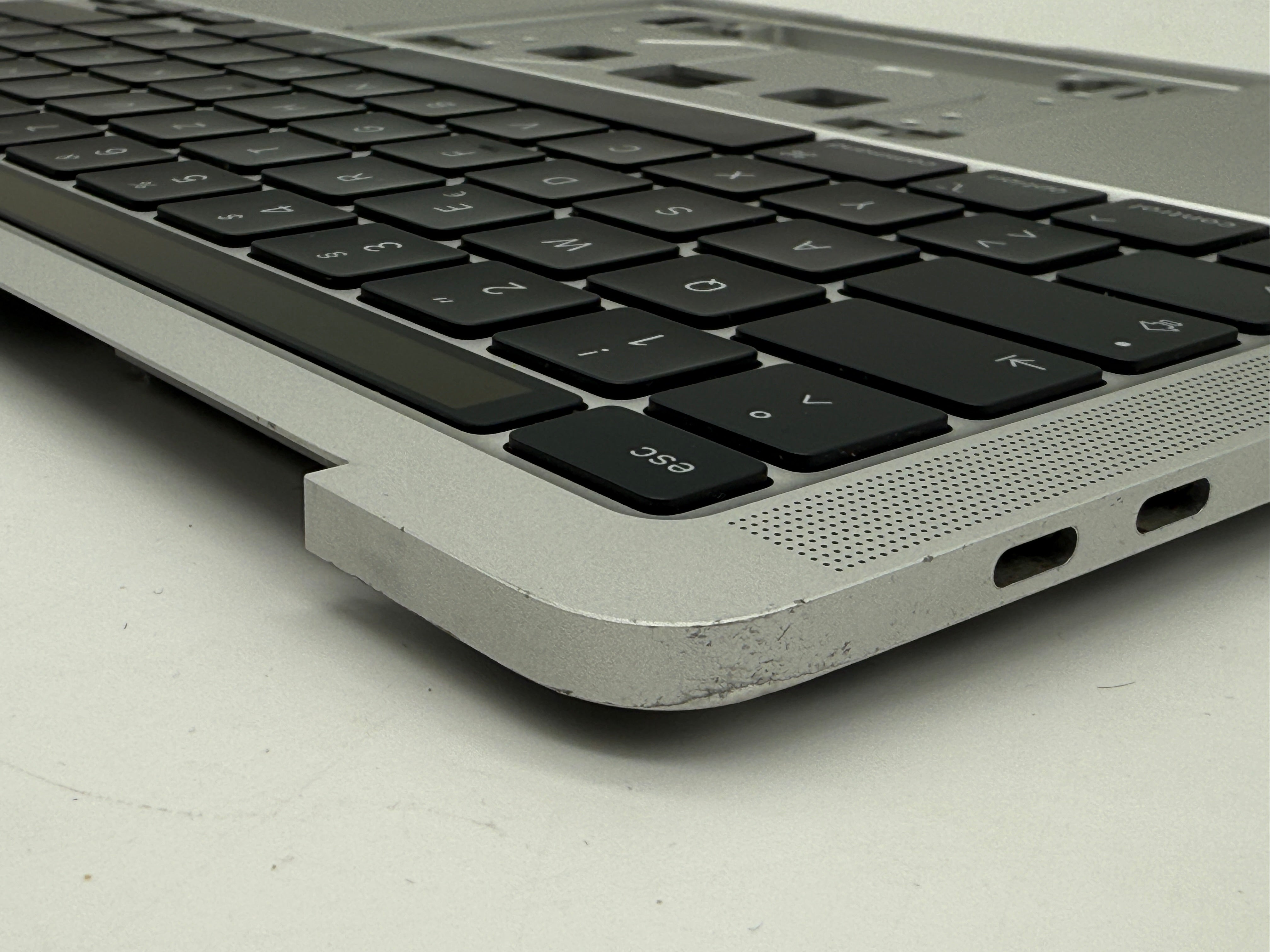 Macbook Pro 13" A2251 2020 Topcase QWERTZ Akku Tastatur Silber #T760