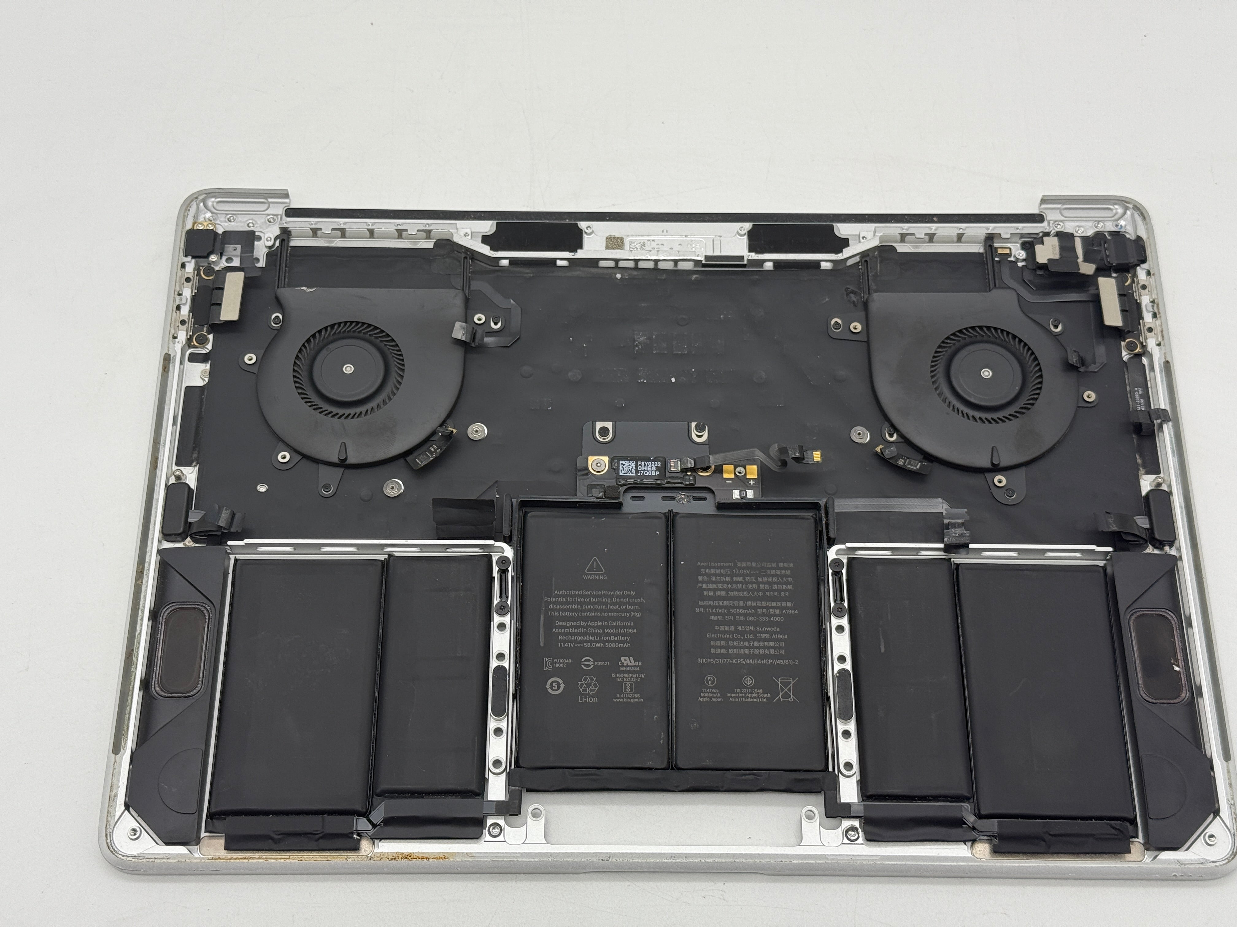 Macbook Pro 13" A2251 2020 Topcase QWERTZ Akku Tastatur Silber #T760