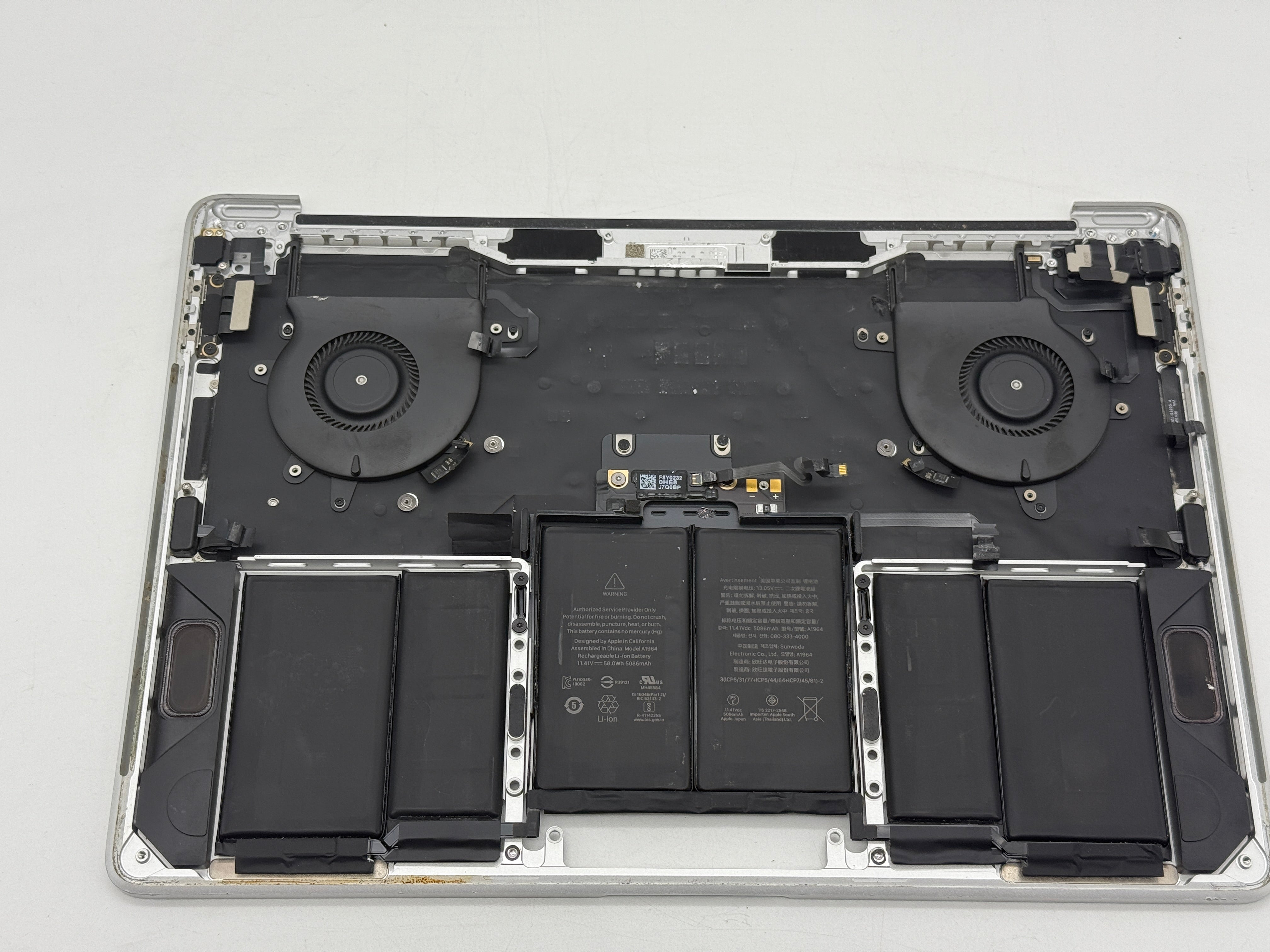 Macbook Pro 13" A2251 2020 Topcase QWERTZ Akku Tastatur Silber #T760