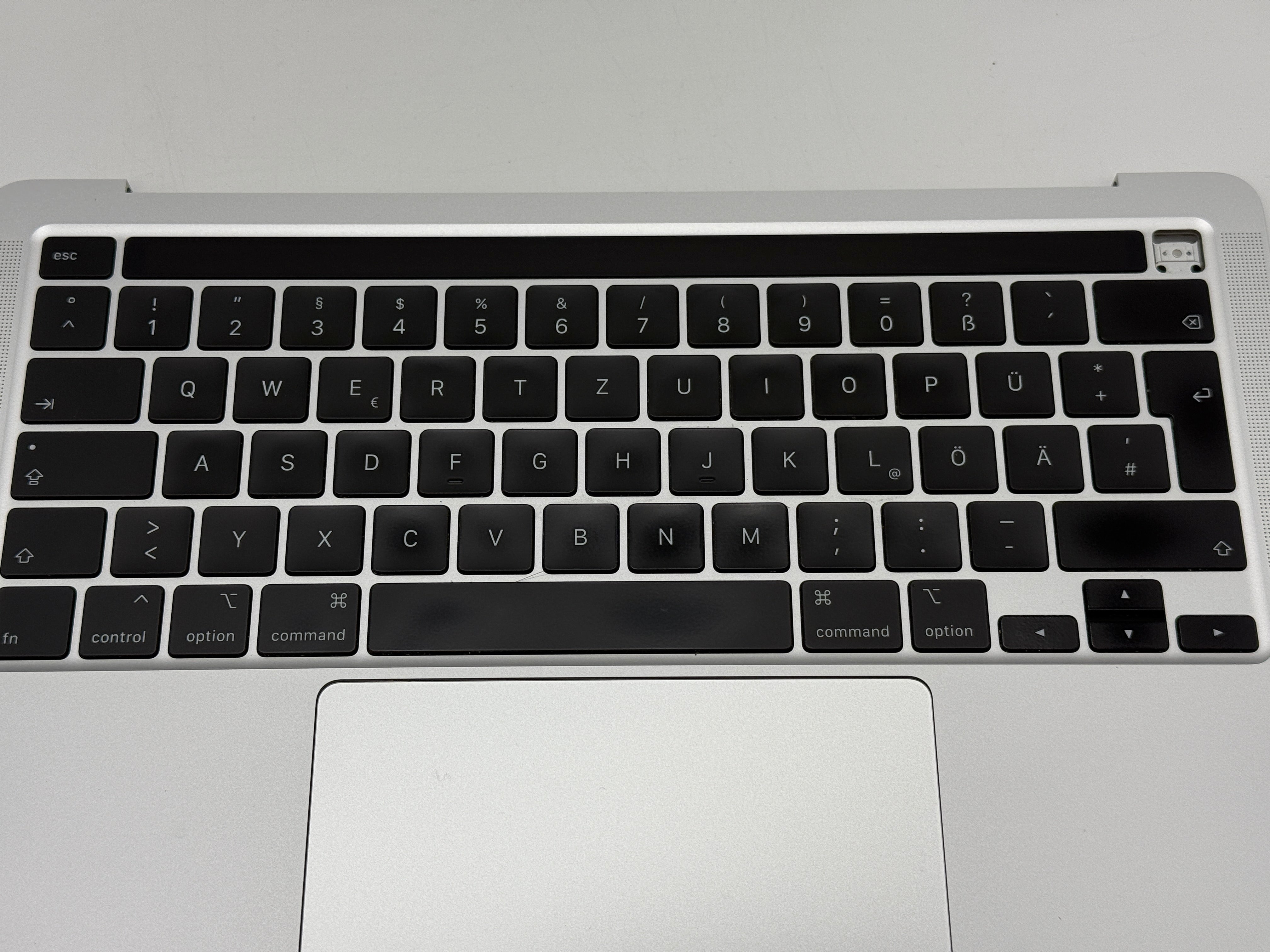 Macbook Pro 13" A2251 2020 Topcase QWERTZ Akku Tastatur Silber #T761