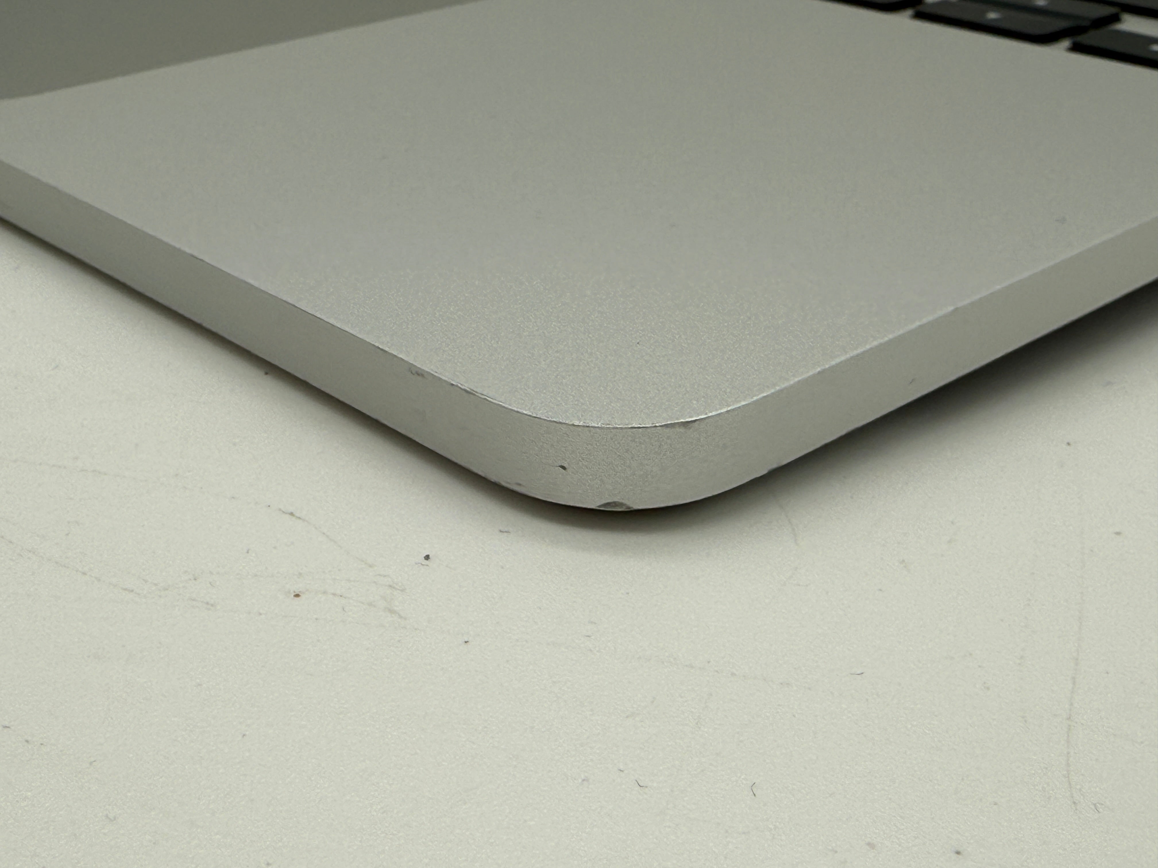 Macbook Pro 13" A2251 2020 Topcase QWERTZ Akku Tastatur Silber #T761