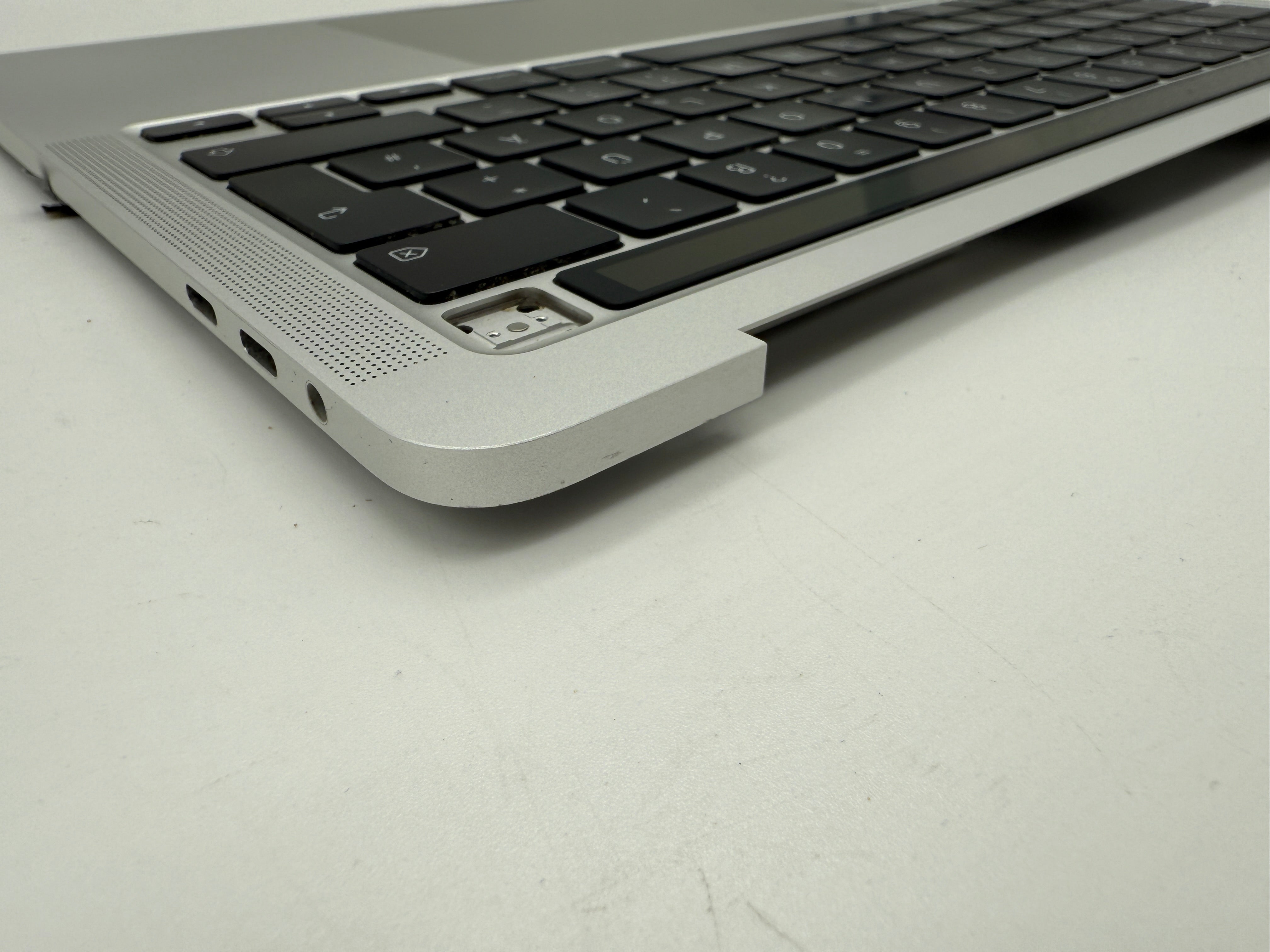 Macbook Pro 13" A2251 2020 Topcase QWERTZ Akku Tastatur Silber #T761