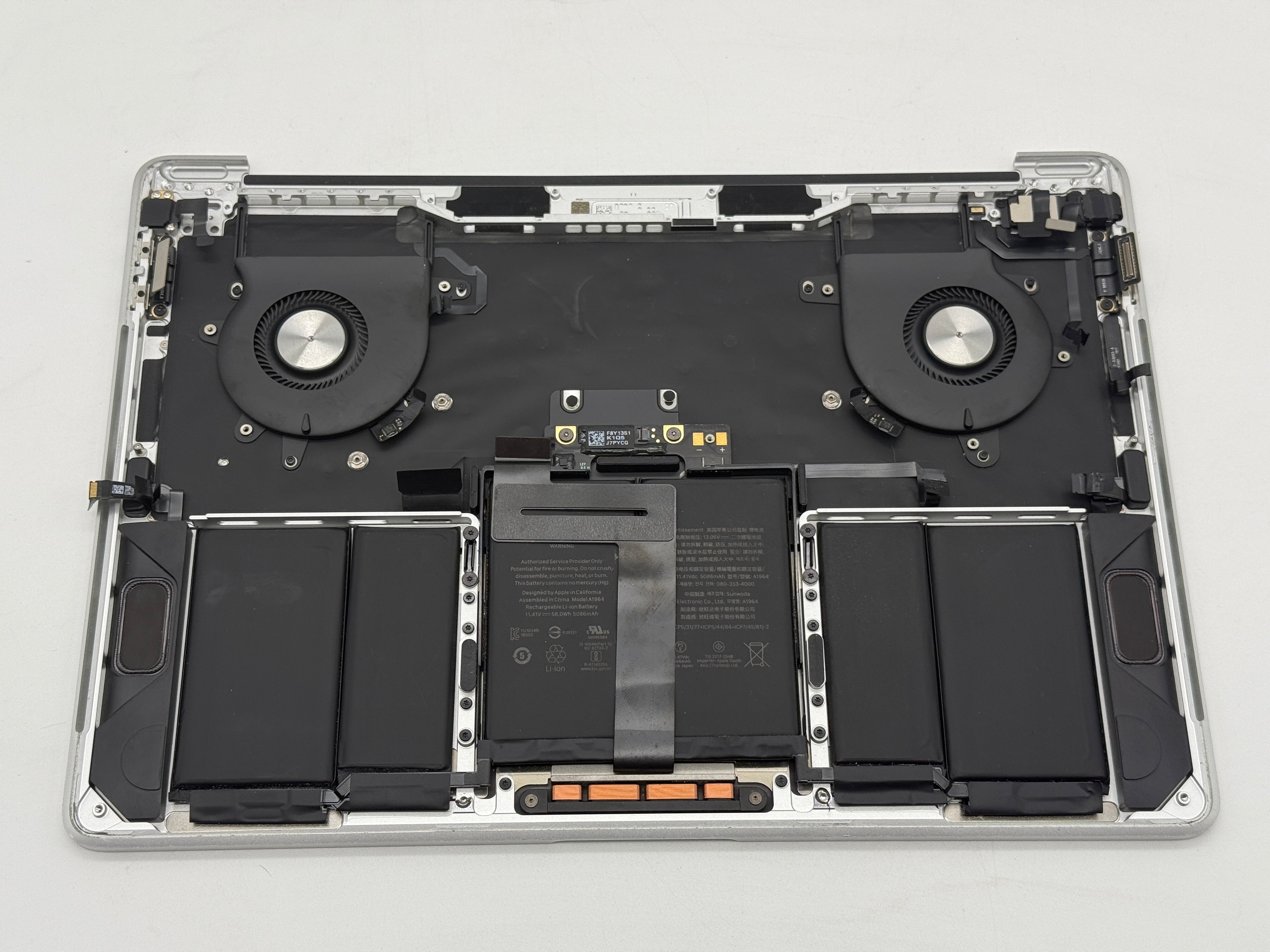 Macbook Pro 13" A2251 2020 Topcase QWERTZ Akku Tastatur Silber #T761