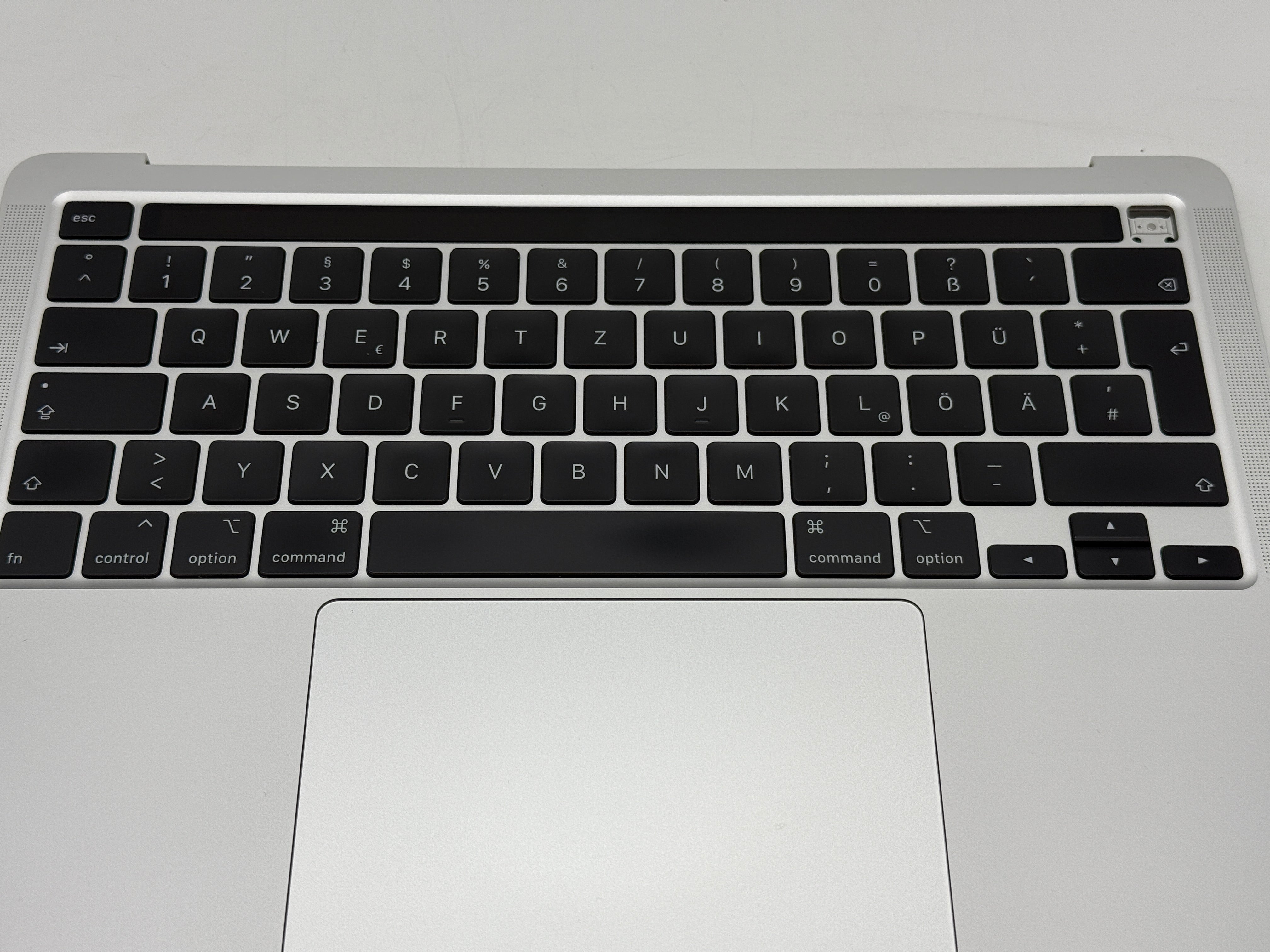 Macbook Pro 13" A2251 2020 Topcase QWERTZ Akku Tastatur Silber #T762