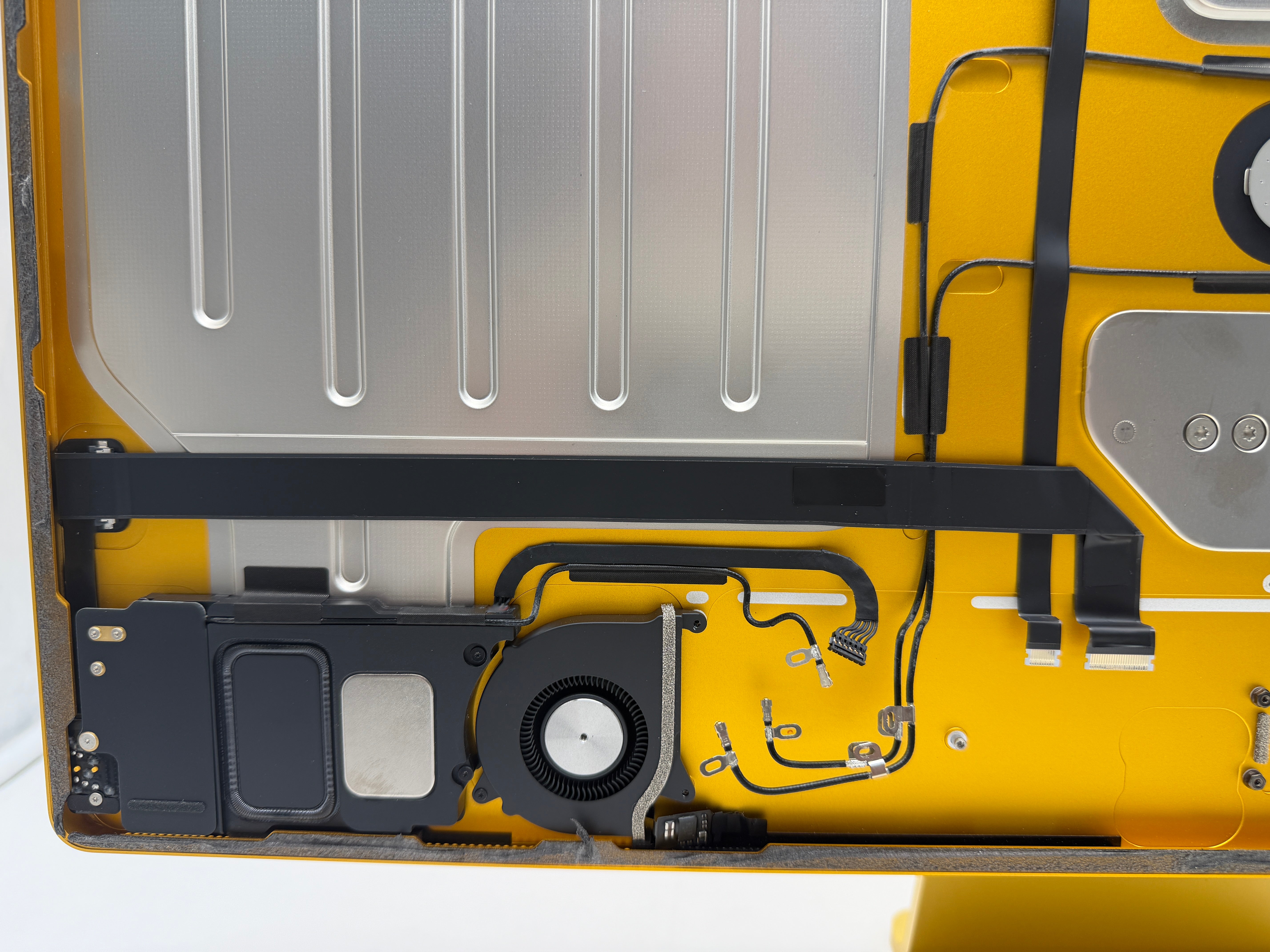 Apple iMac 24" 2021 A2438 Gehäuse Standfuß Lautsprecher Lüfter Gelb #PSG7