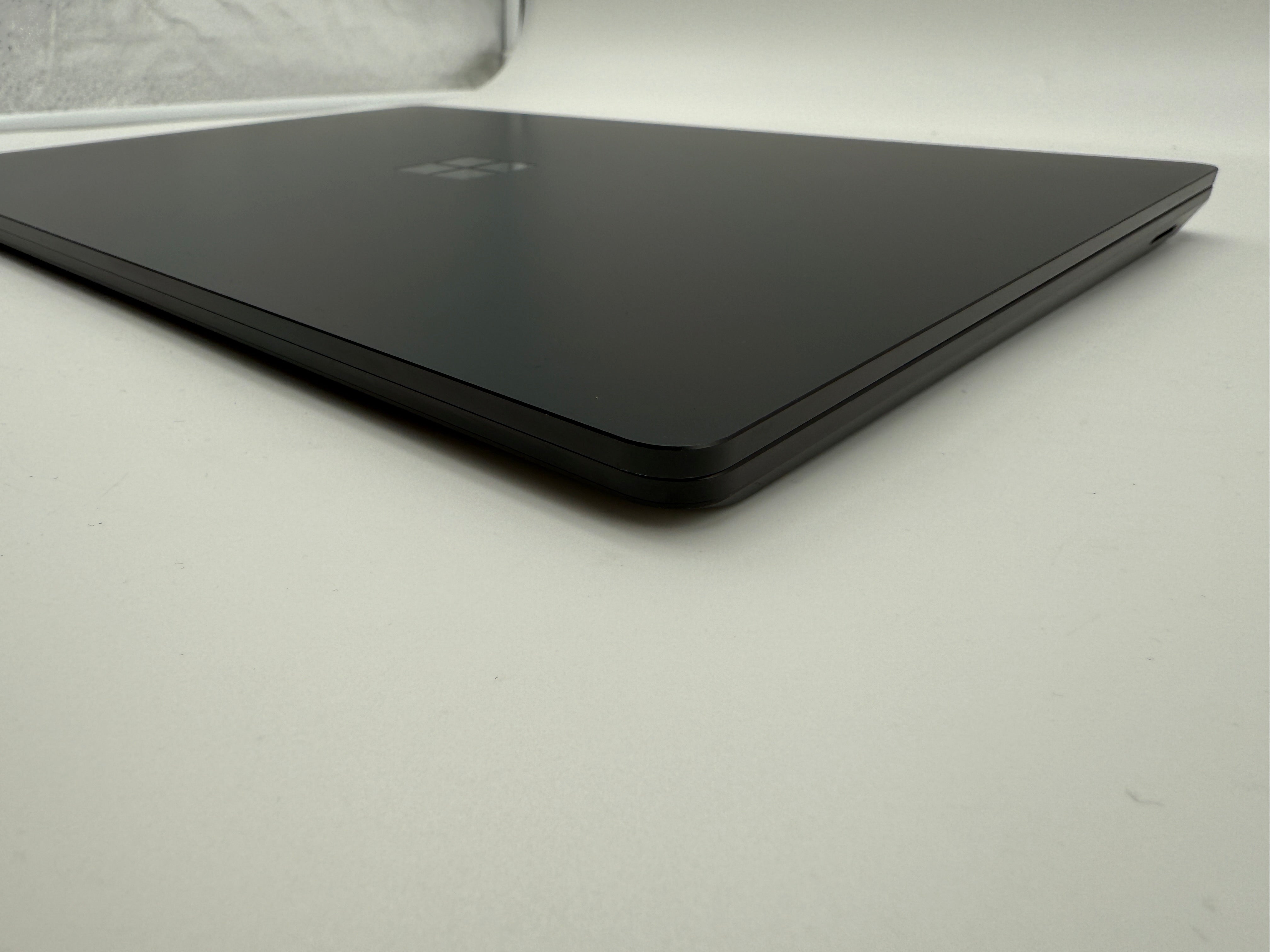 Microsoft Surface Laptop 5 13,5" i7-1255U 2,6GHz 16GB 512GB MwSt. Schwarz