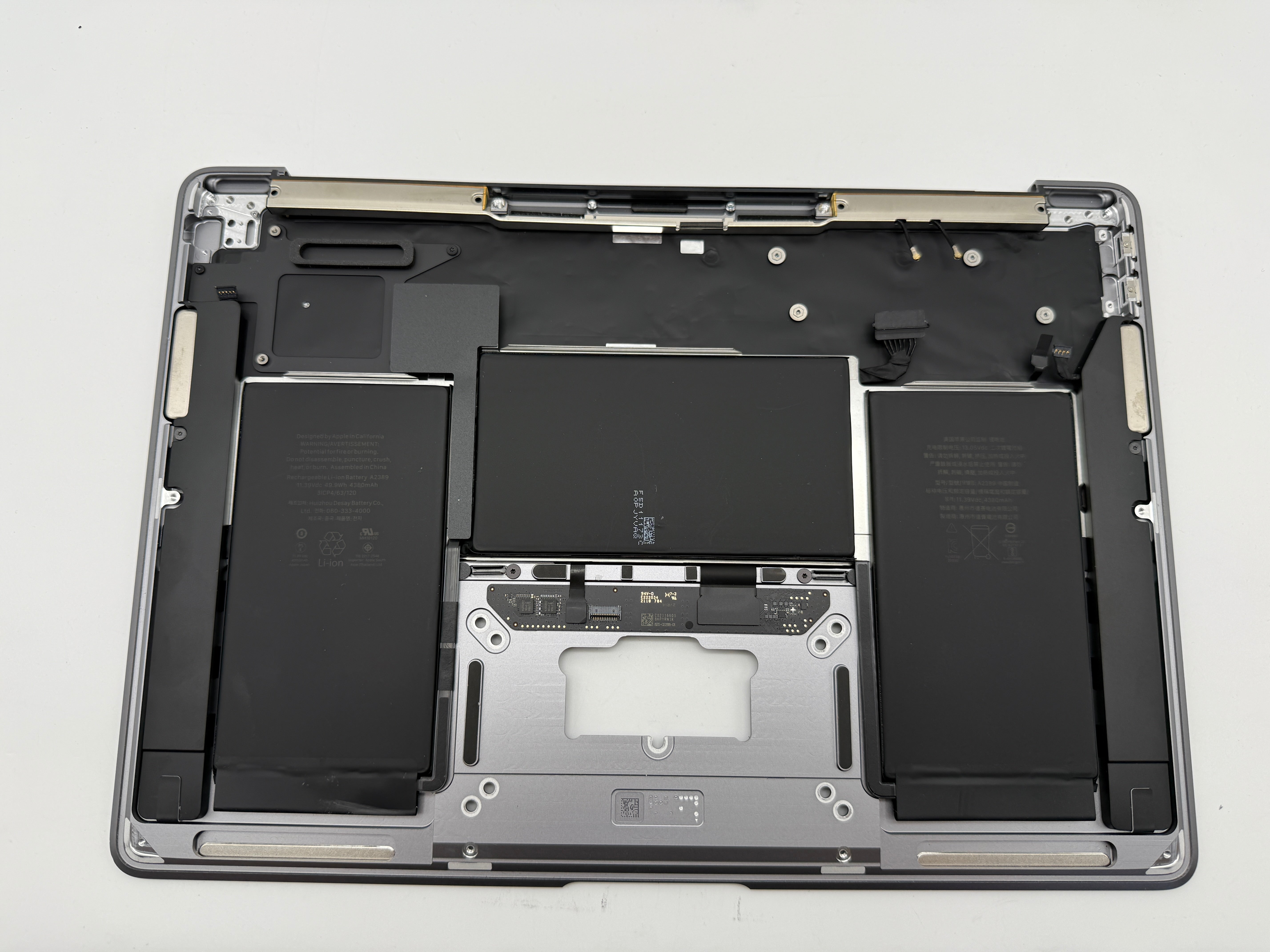 MacBook Air 13" 2020 A2337 Topcase QWERTZ Akku Tastatur Grau #T782