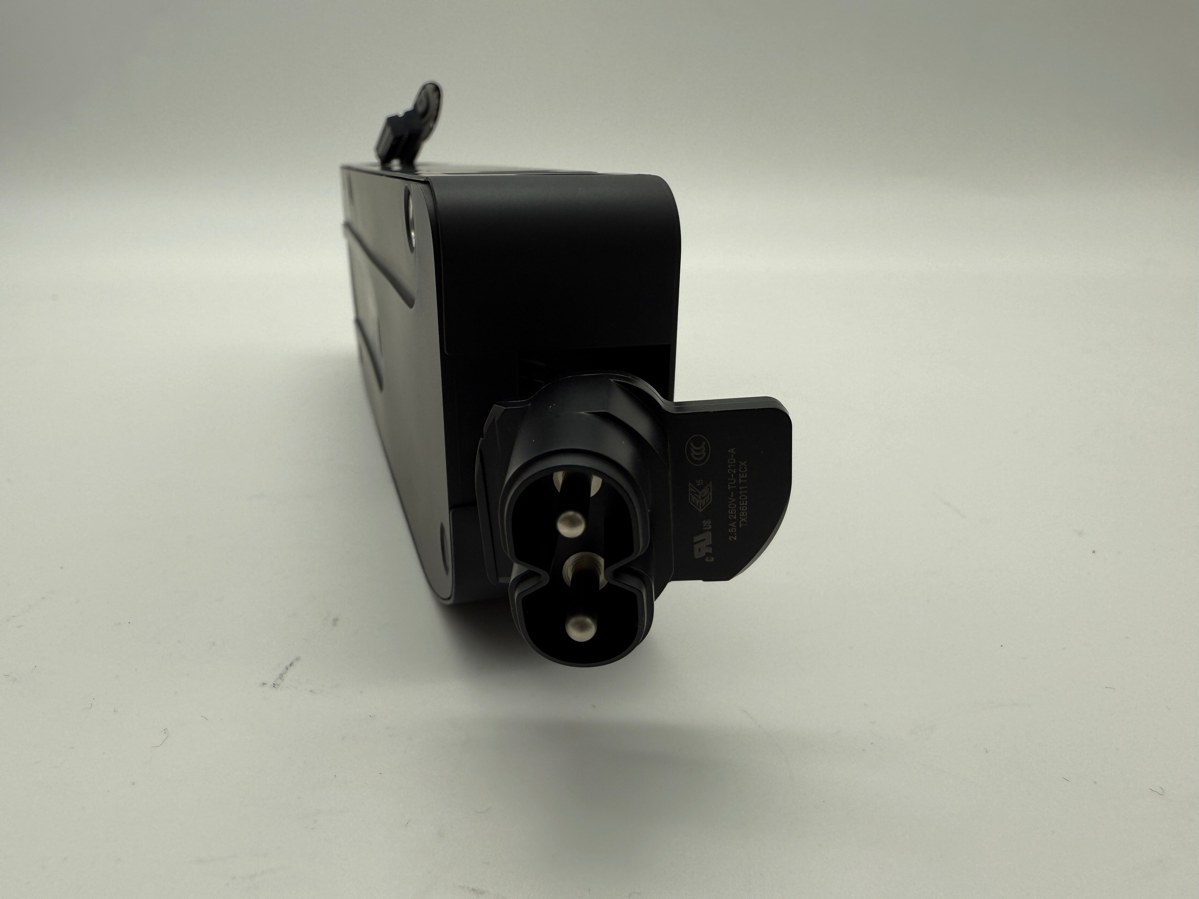 Apple Mac Mini Netzteil A1993 614-00023 ADP-150BF T 12V 2,5A