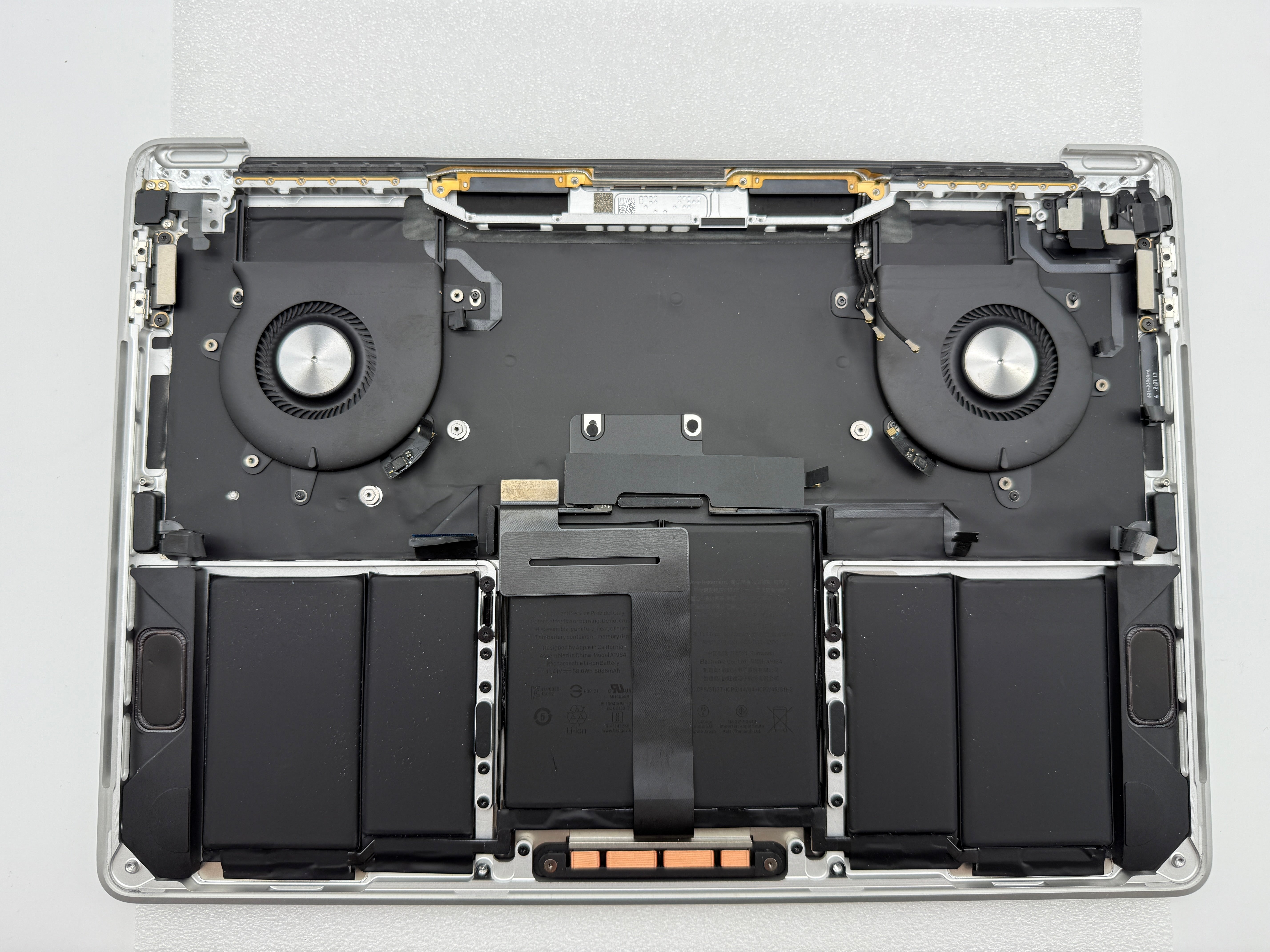 Macbook Pro 13" A2251 2020 Topcase QWERTZ Akku Tastatur Silber #T858