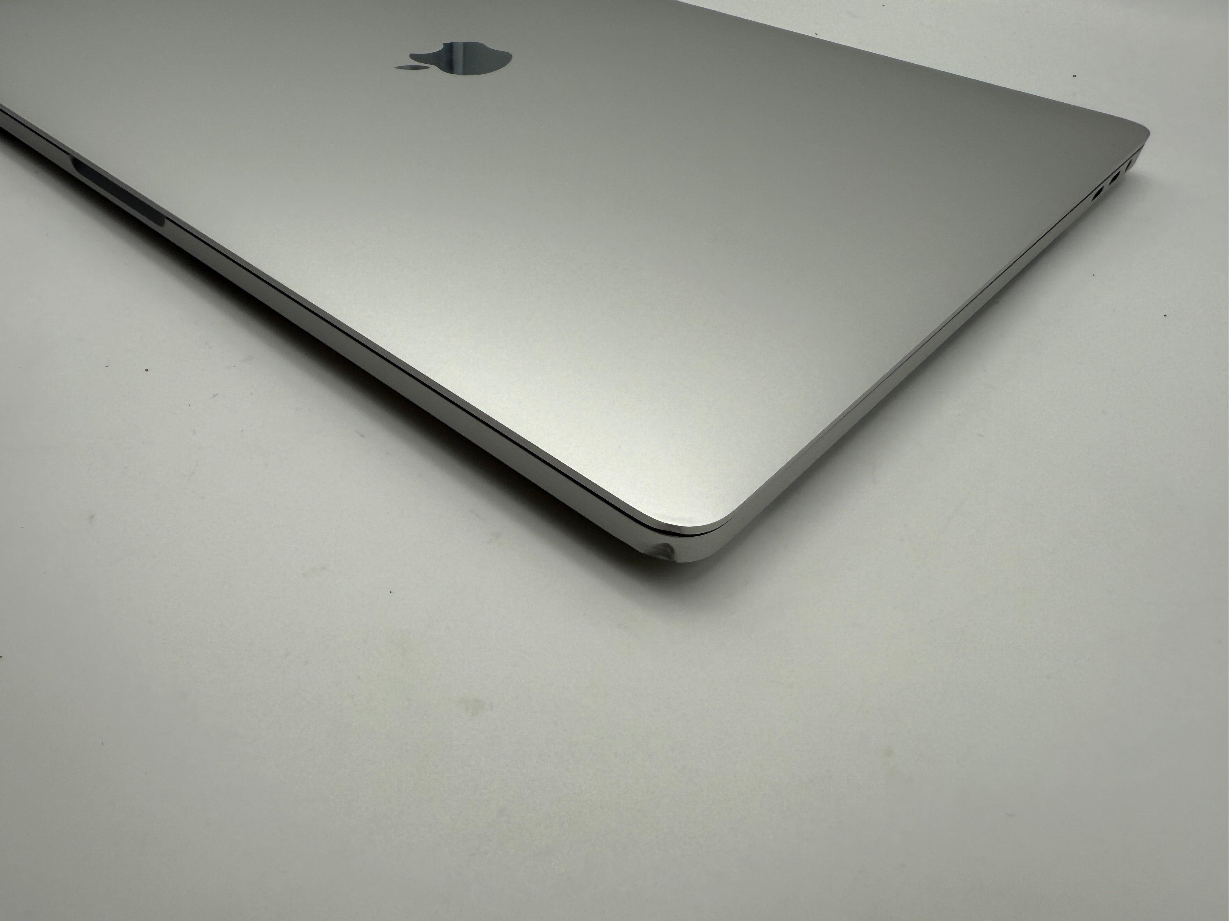 Macbook Pro 16" A2141 2019 2,6GHz i7 16GB 512GB 5300M Silber #PS241