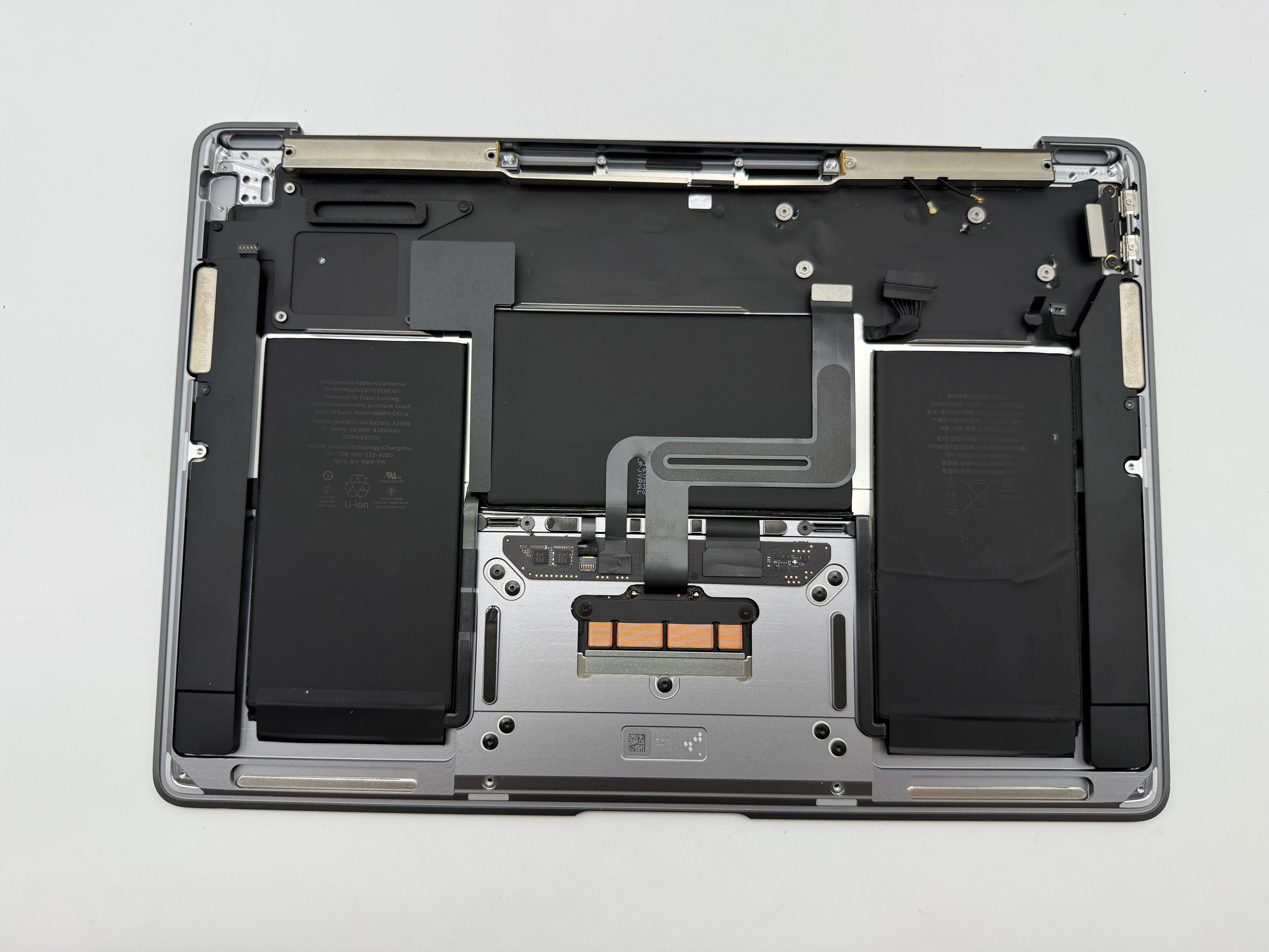 MacBook Air 13" 2020 A2337 Topcase QWERTZ Akku Tastatur Grau #T876