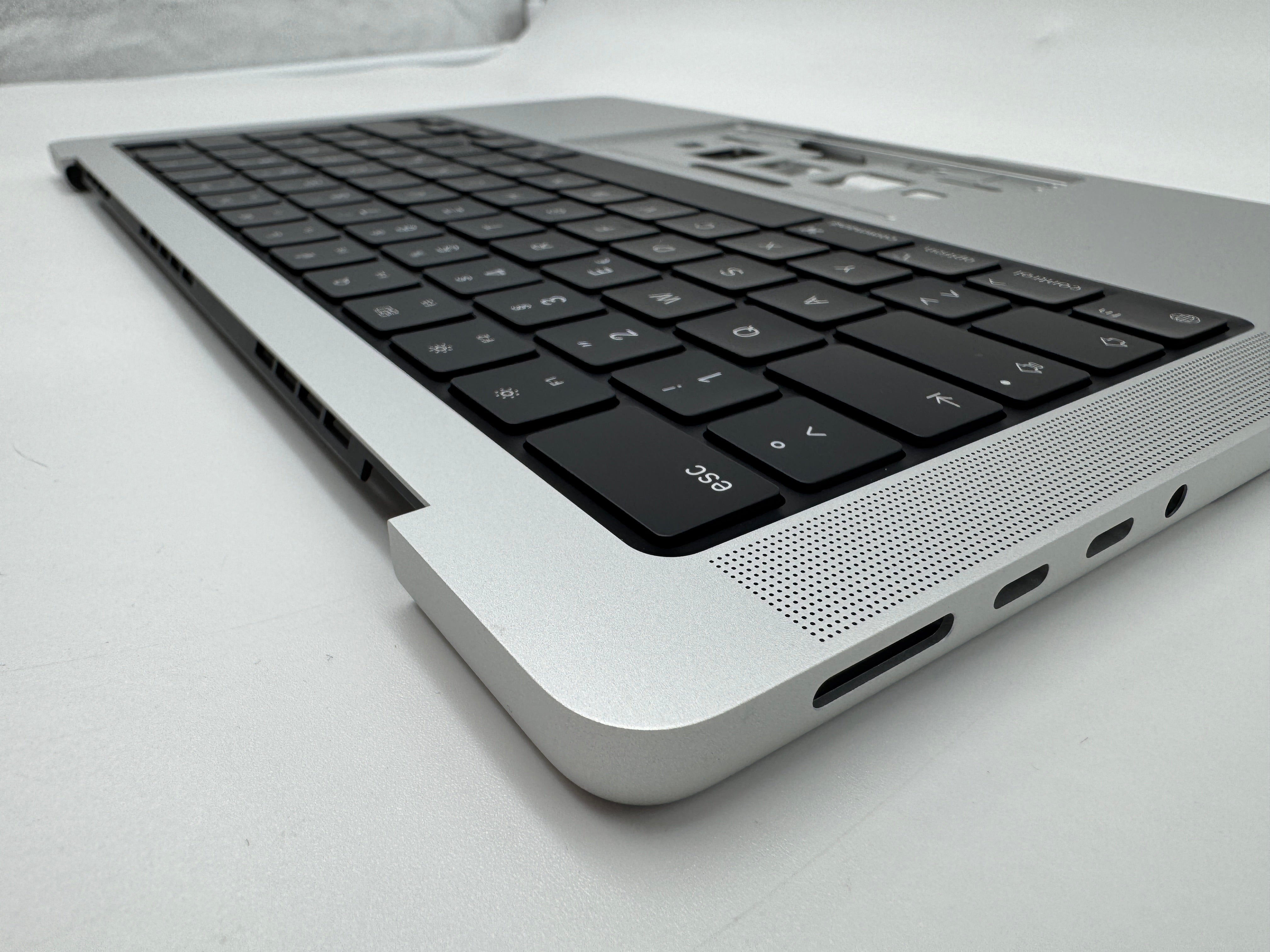 Macbook Pro 14" 2021 A2442 Topcase QWERTZ Tastatur Silber Spacegrau