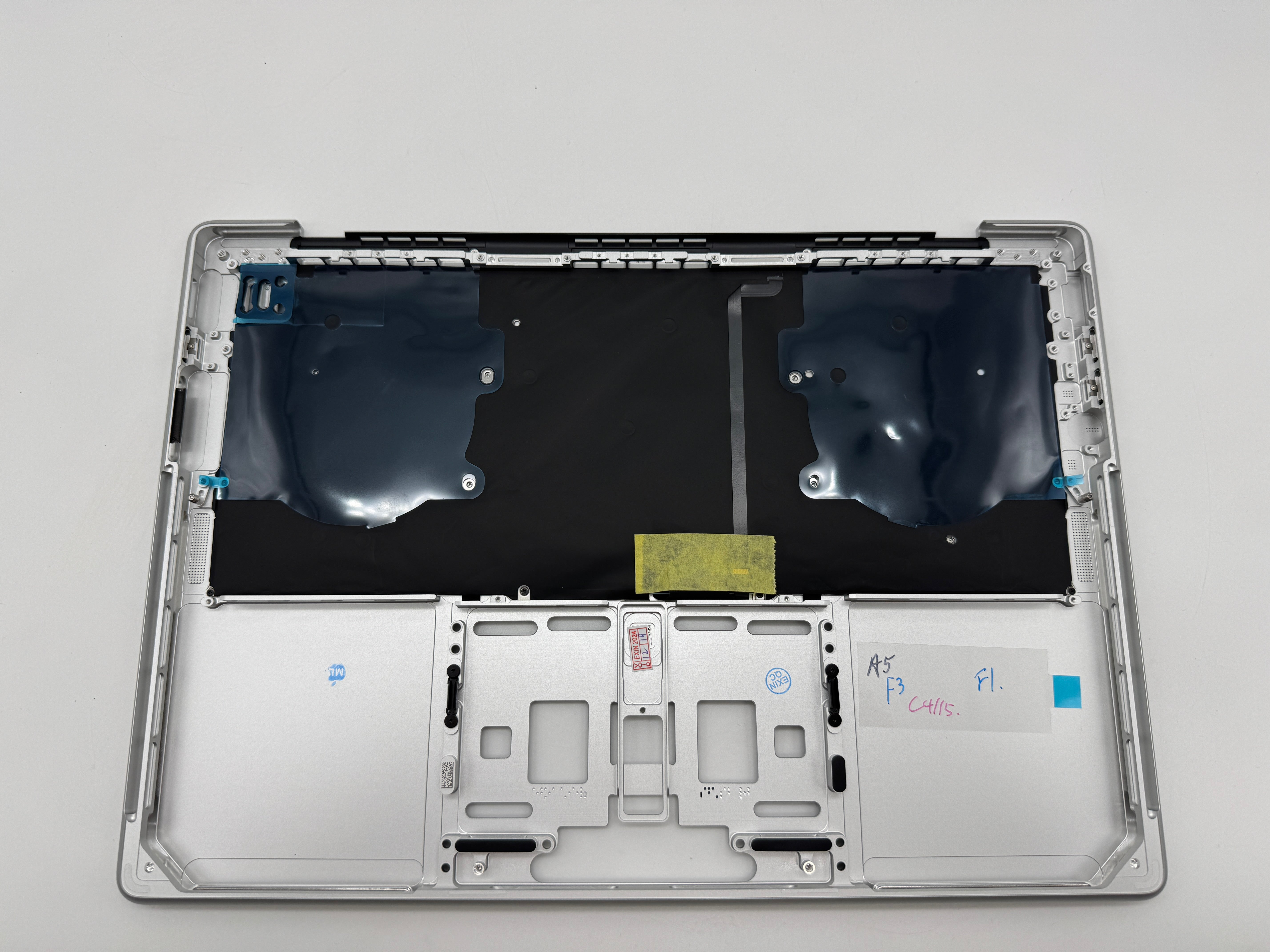 Macbook Pro 14" 2023 A2779 Topcase QWERTZ Tastatur Silber Spacegrau