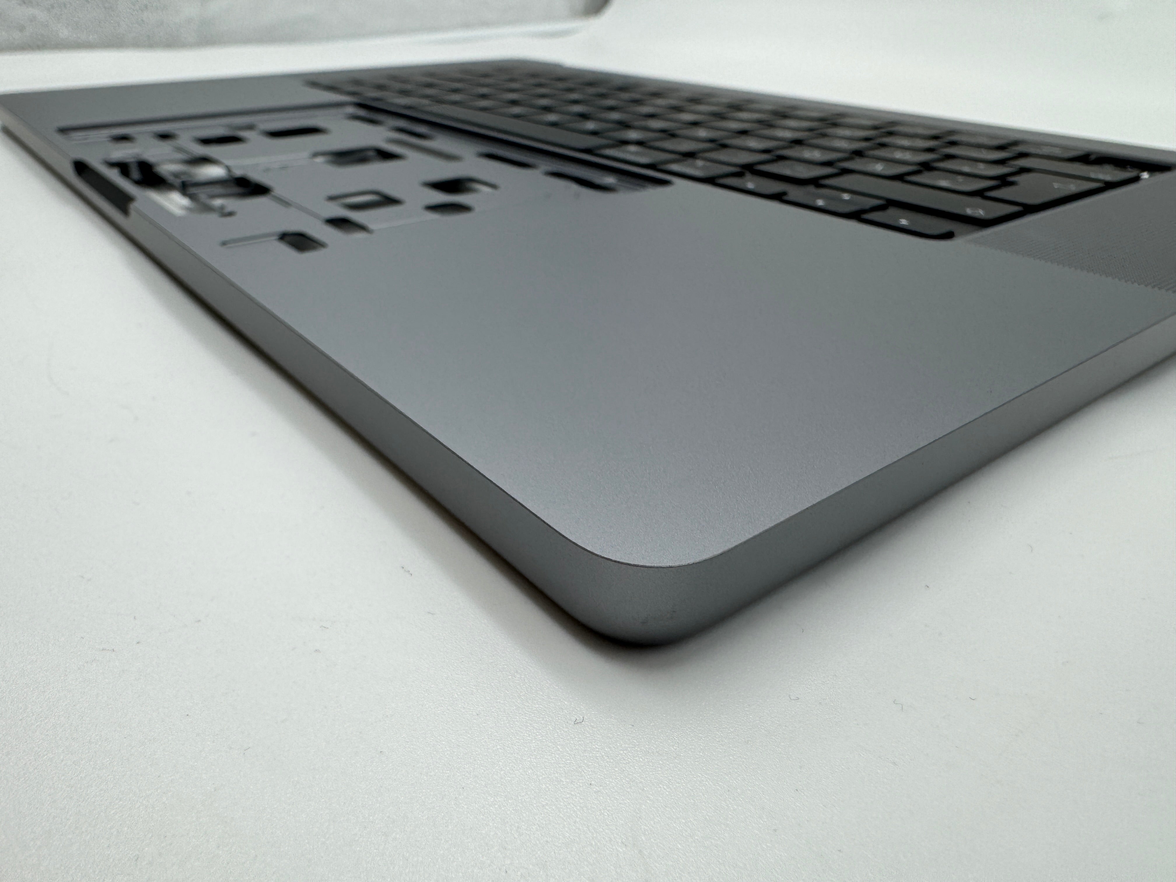 Macbook Pro 16" 2023 A2780 Topcase QWERTZ Tastatur Silber Spacegrau
