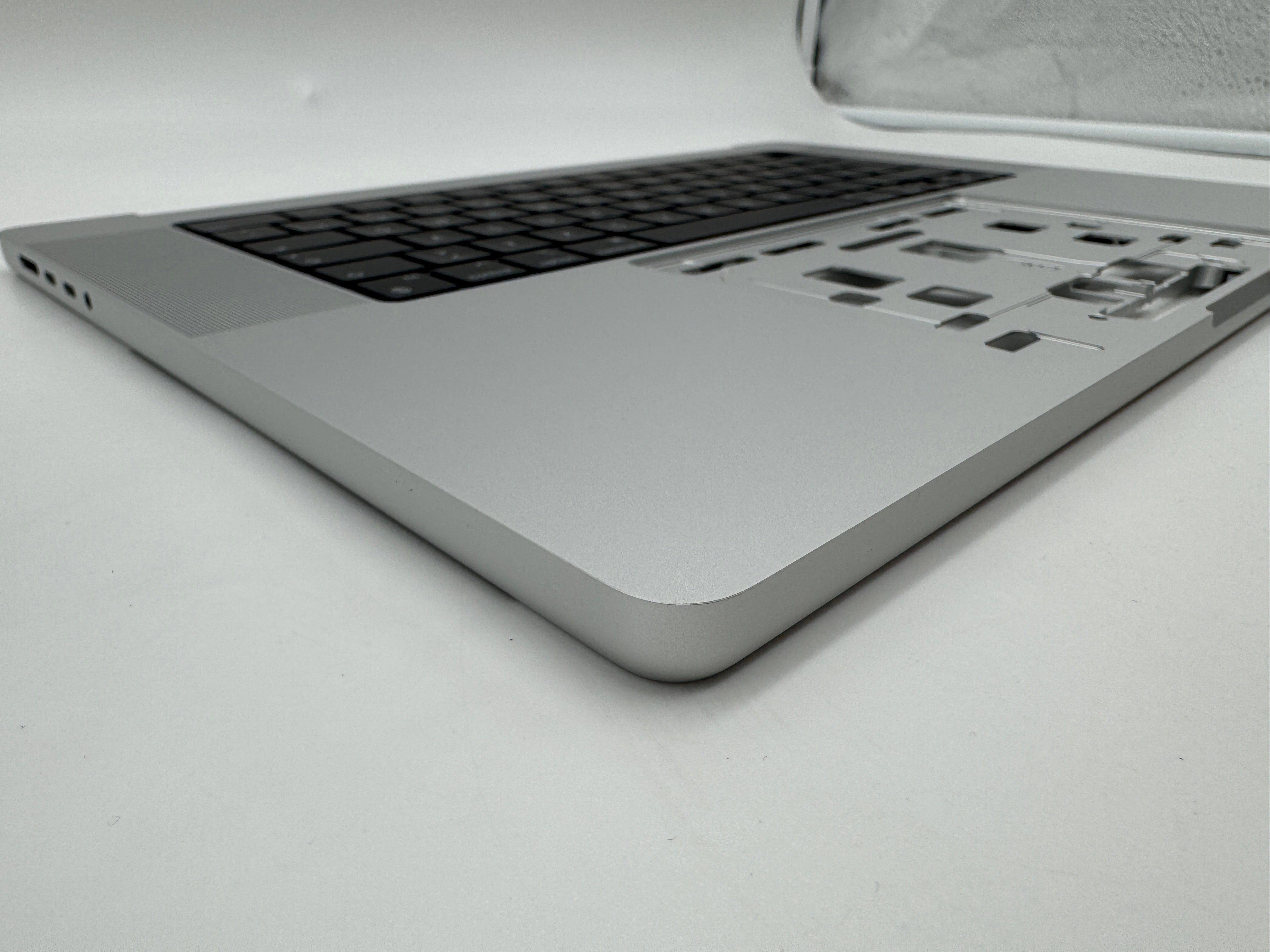 Macbook Pro 16" 2023 A2780 Topcase QWERTZ Tastatur Silber Spacegrau