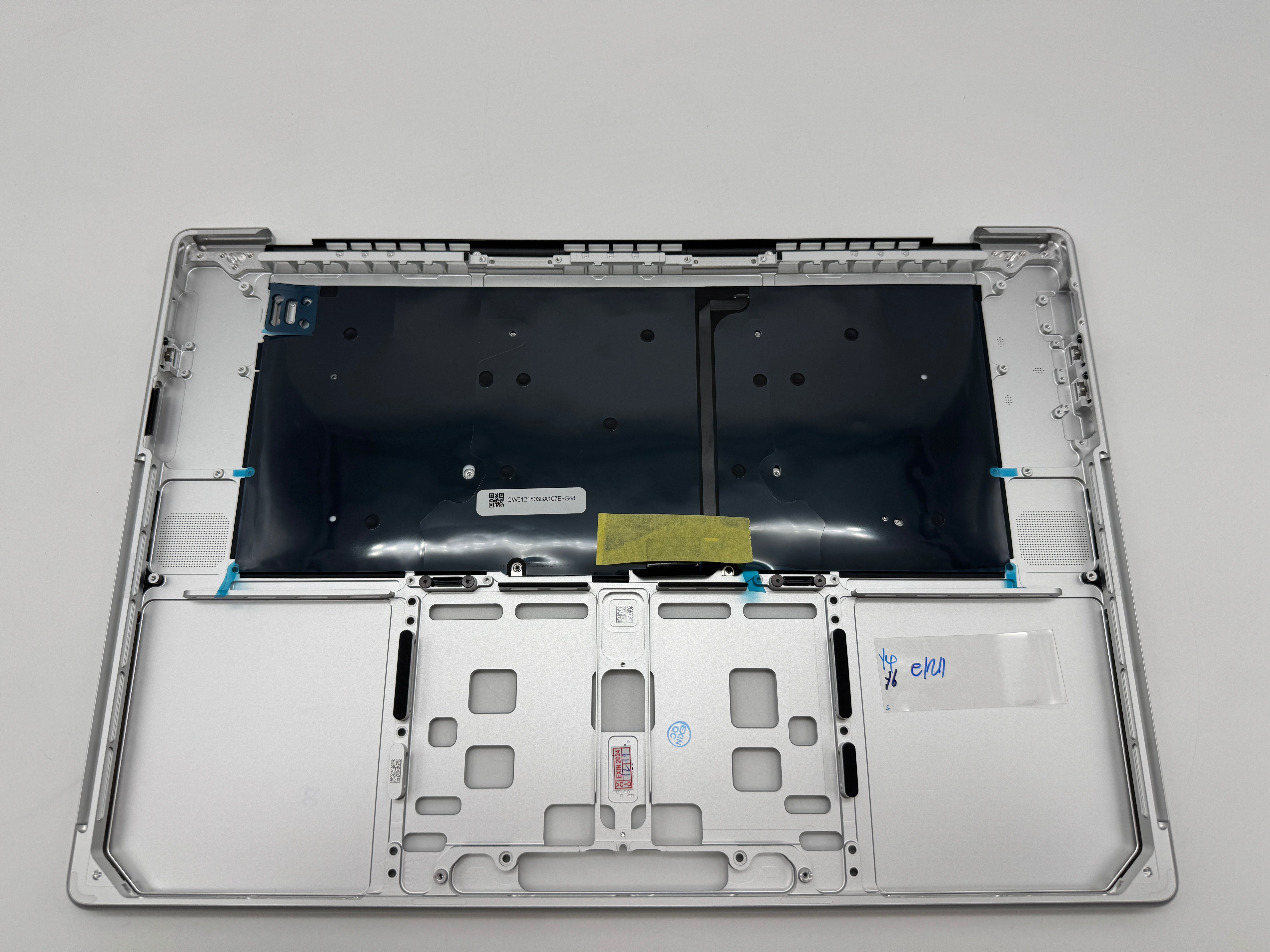 Macbook Pro 16" 2023 A2780 Topcase QWERTZ Tastatur Silber Spacegrau