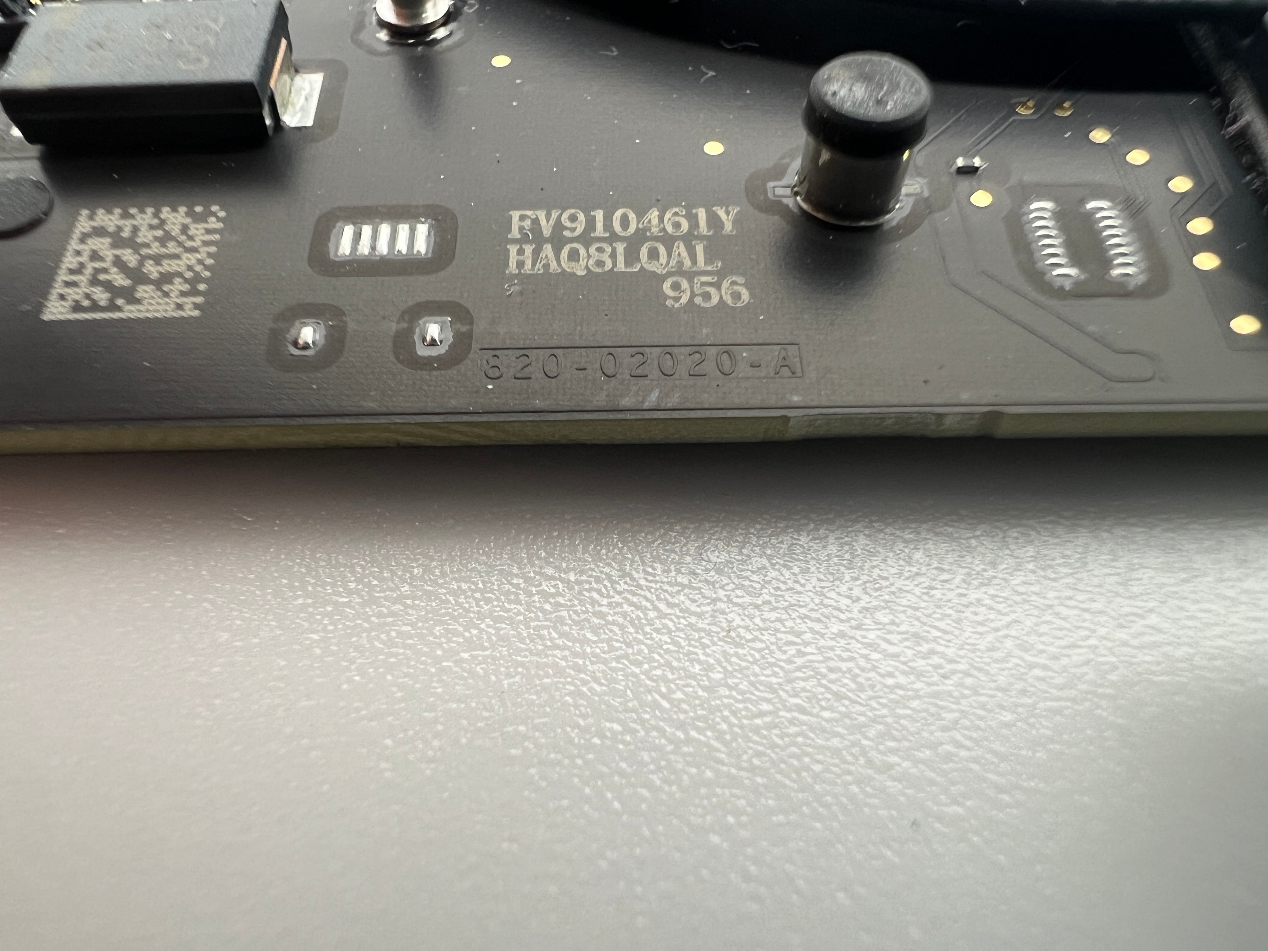 Macbook Pro 13" 2020 A2338 M1 8 GB 512 GB Mainboard Logicboard #M99 Psmartplace