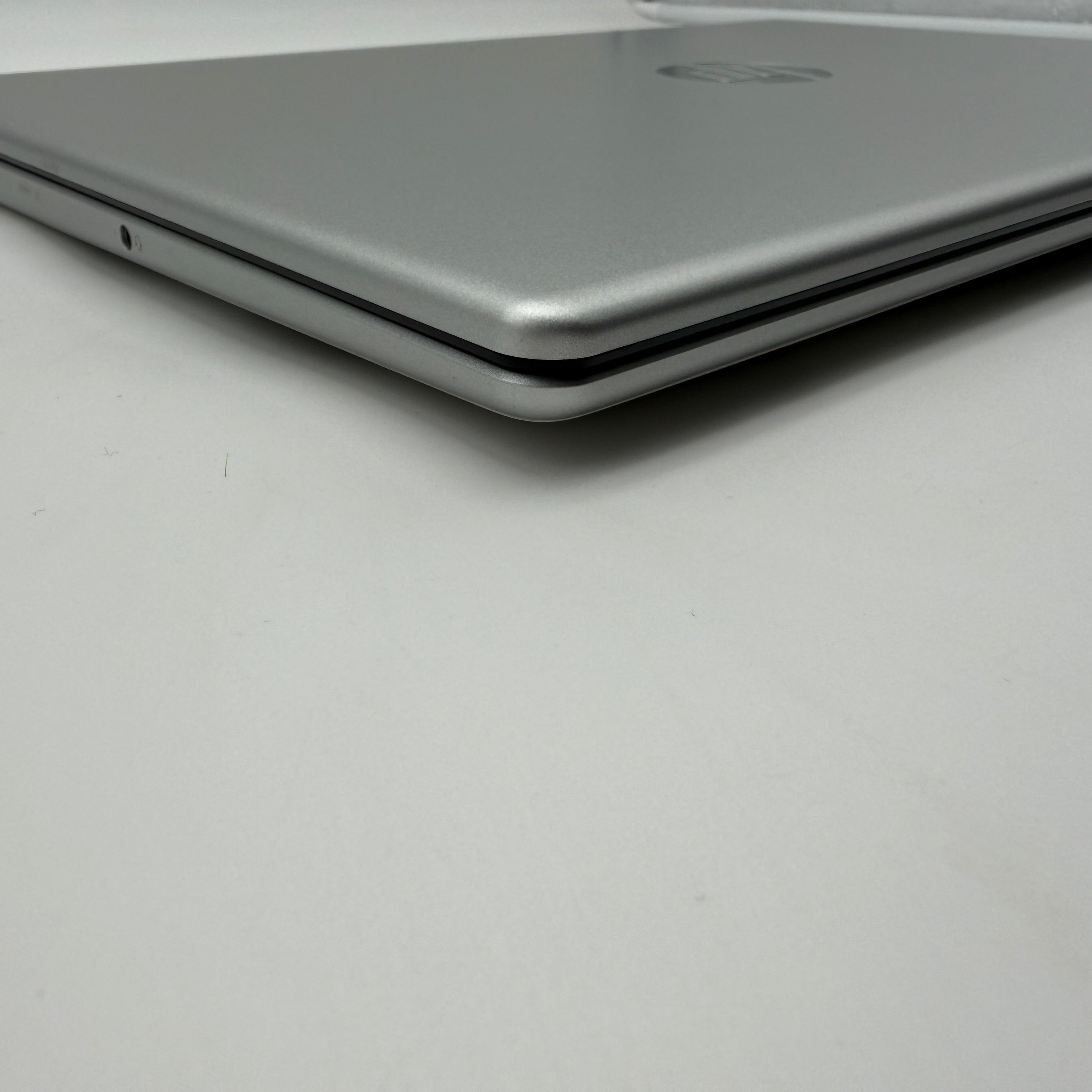 HP 15-fd1053ng Laptop 1,2GHz i3-100U 8GB 512GB MwSt. #PSW216