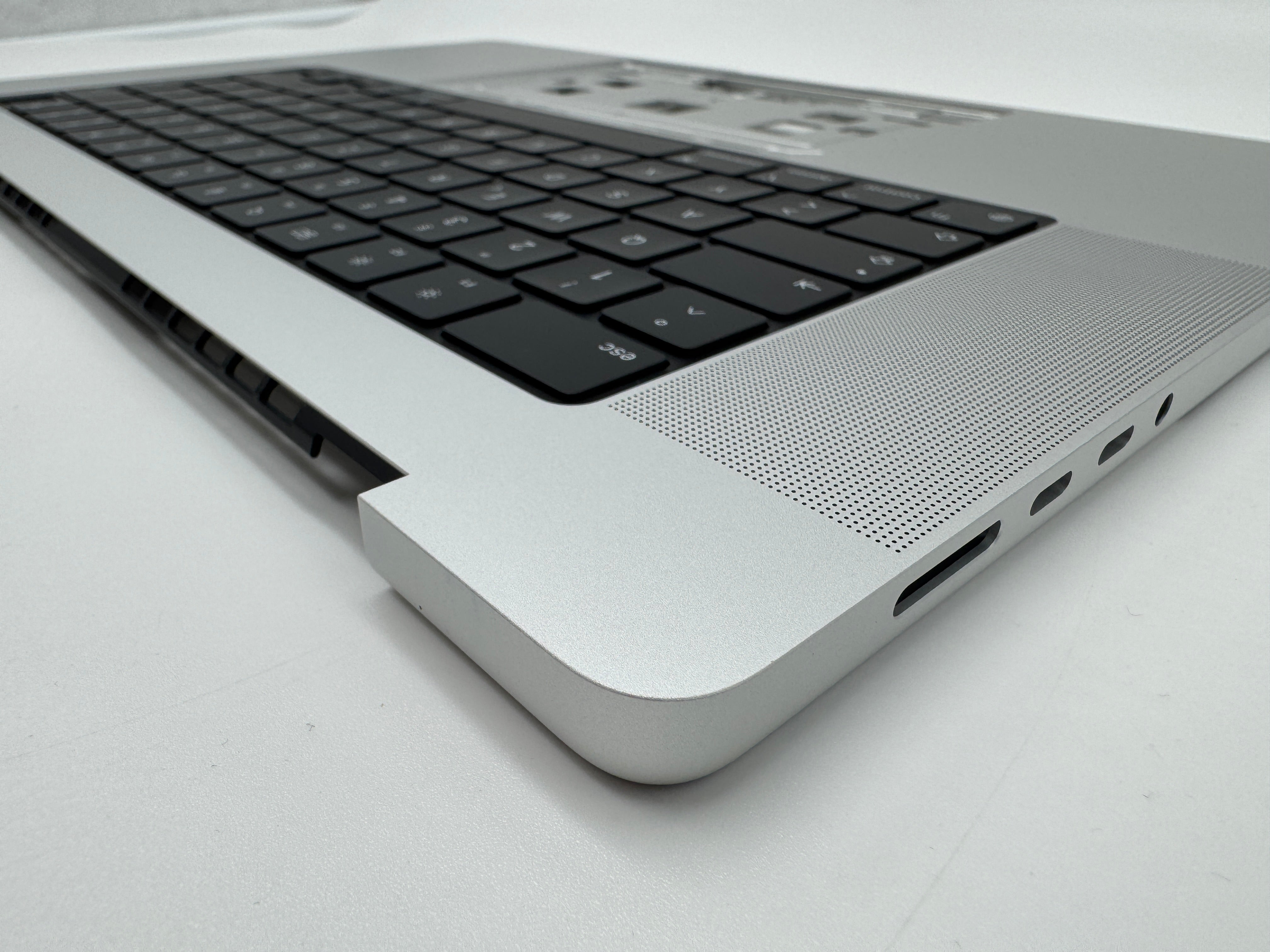 Macbook Pro 16" 2021 A2485 Topcase QWERTZ Tastatur Silber Spacegrau