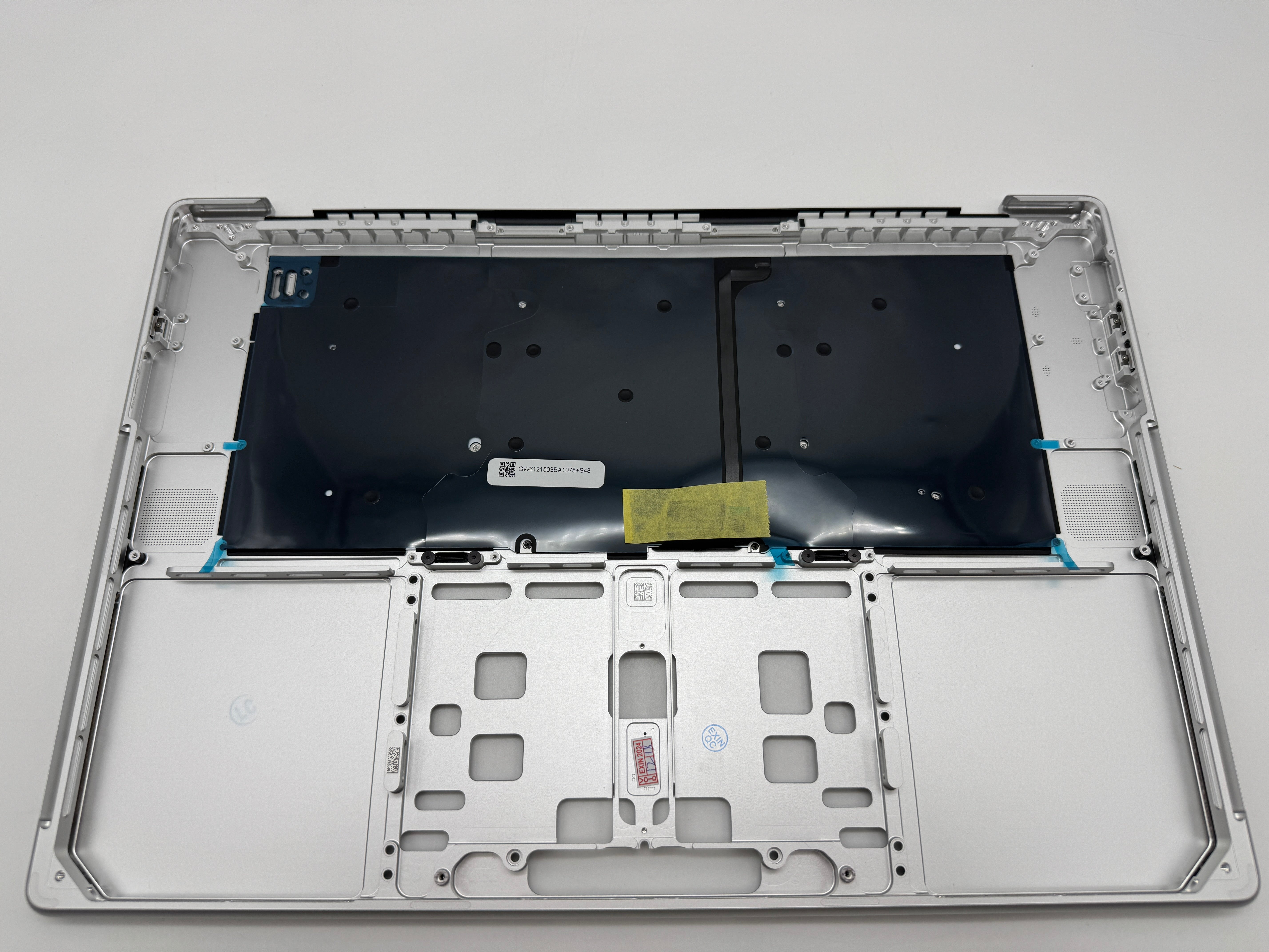 Macbook Pro 16" 2021 A2485 Topcase QWERTZ Tastatur Silber Spacegrau