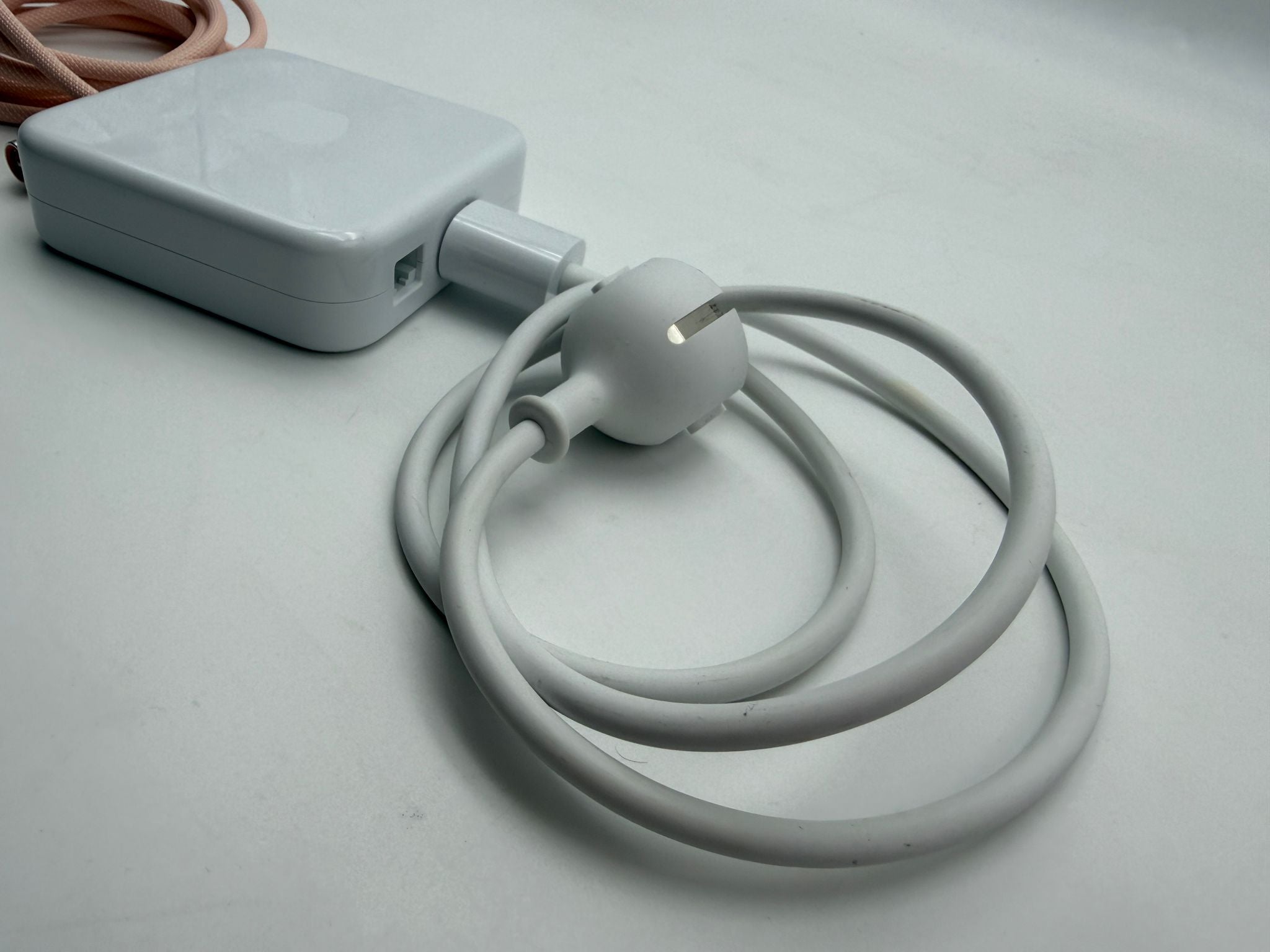 Apple iMac A2290 Netzteil mit Ethernet Port M1 M2 M3 143W LAN Gebraucht