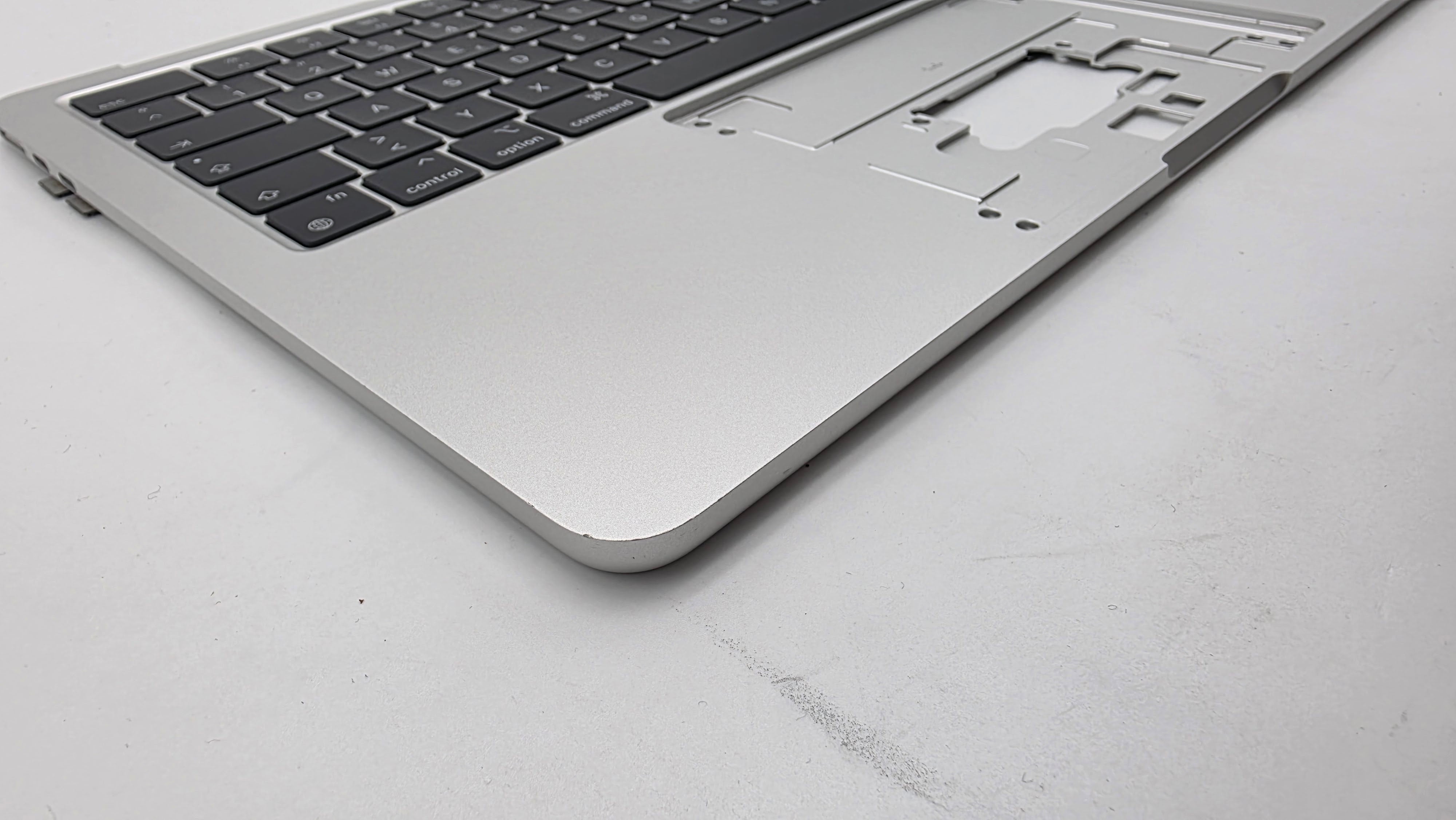 MacBook Air 13" 2022 A2681 Topcase Tastatur Silber inkl Akku #T906
