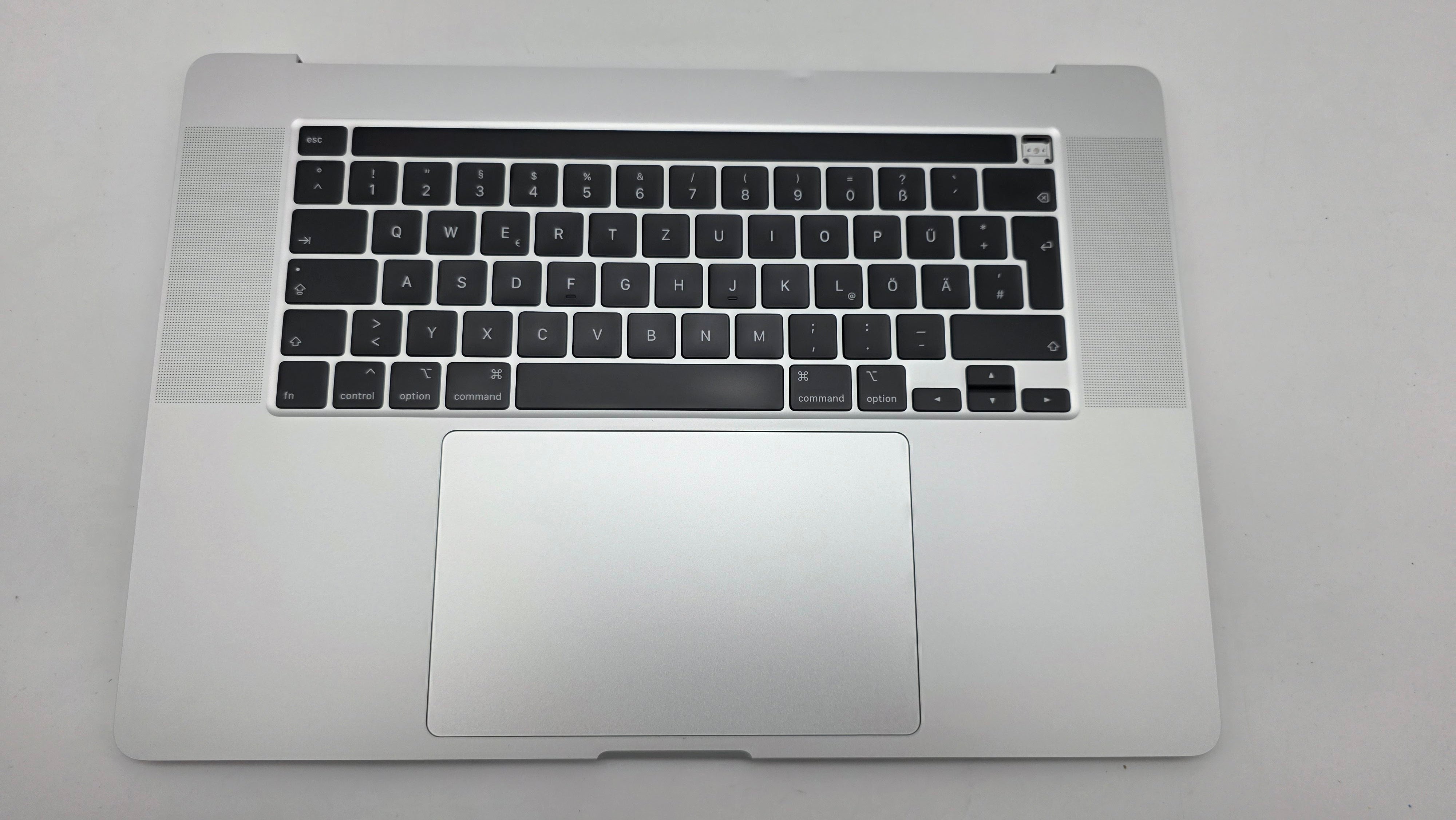 MacBook Pro 16" 2019 A2141 Silber Akku Topcase Tastatur QWERTZ #T918