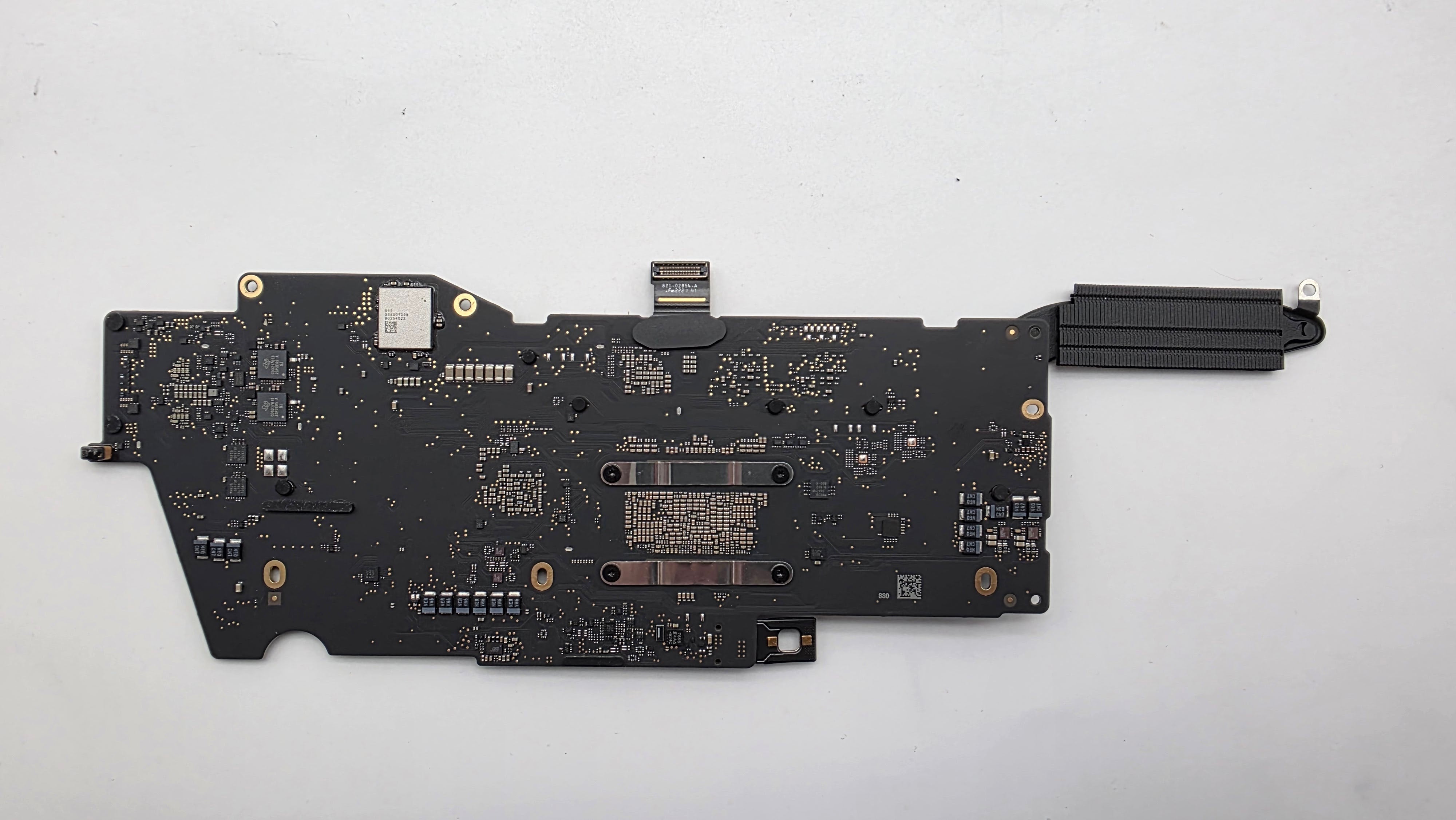 Macbook Pro A2338 13" 2022 M2 8GB 512GB Mainboard 820-02773-05 Logicboard teildefekt