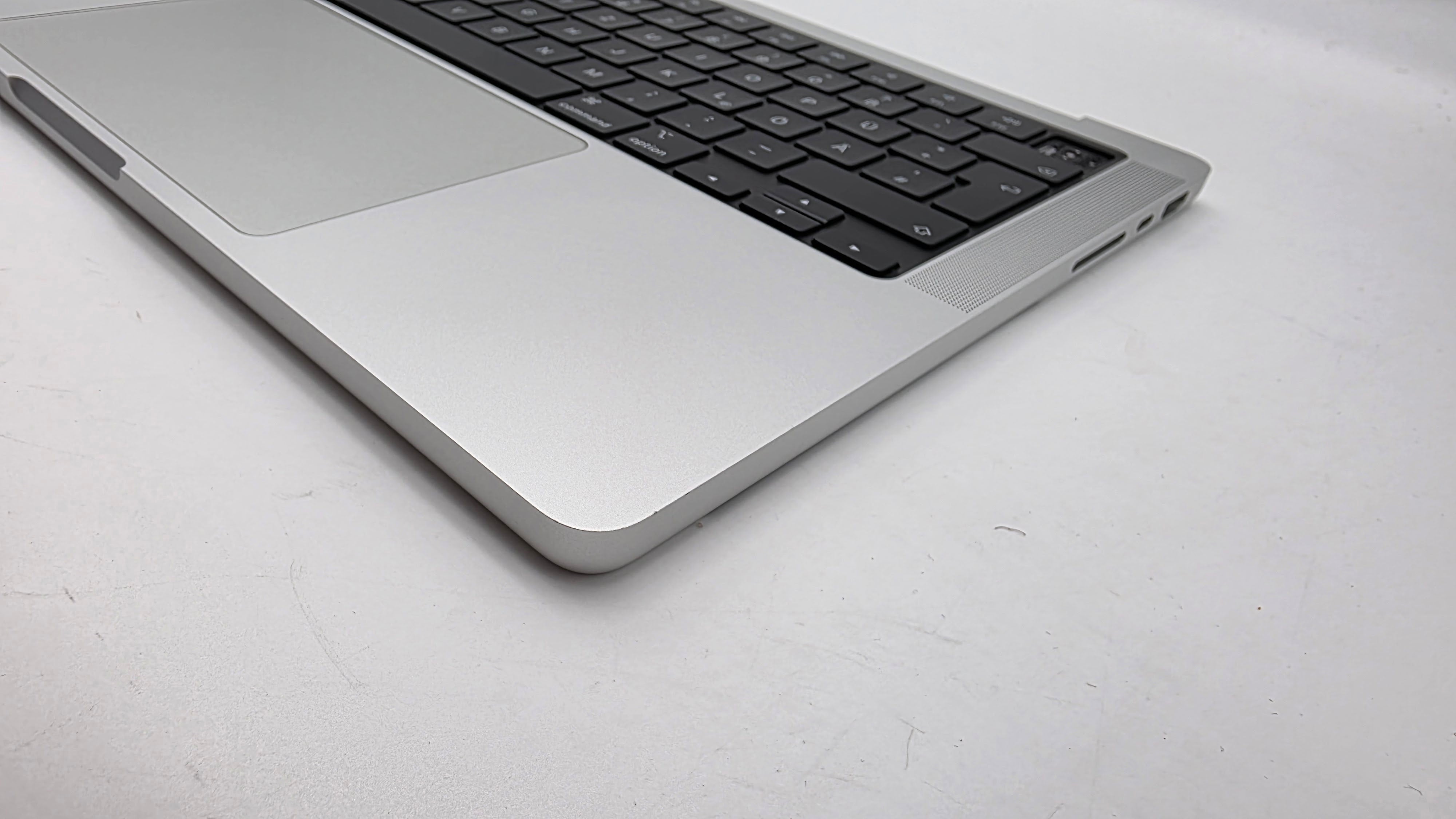 Macbook Pro 14" 2021 A2442 Topcase QWERTZ Tastatur Silber #T916