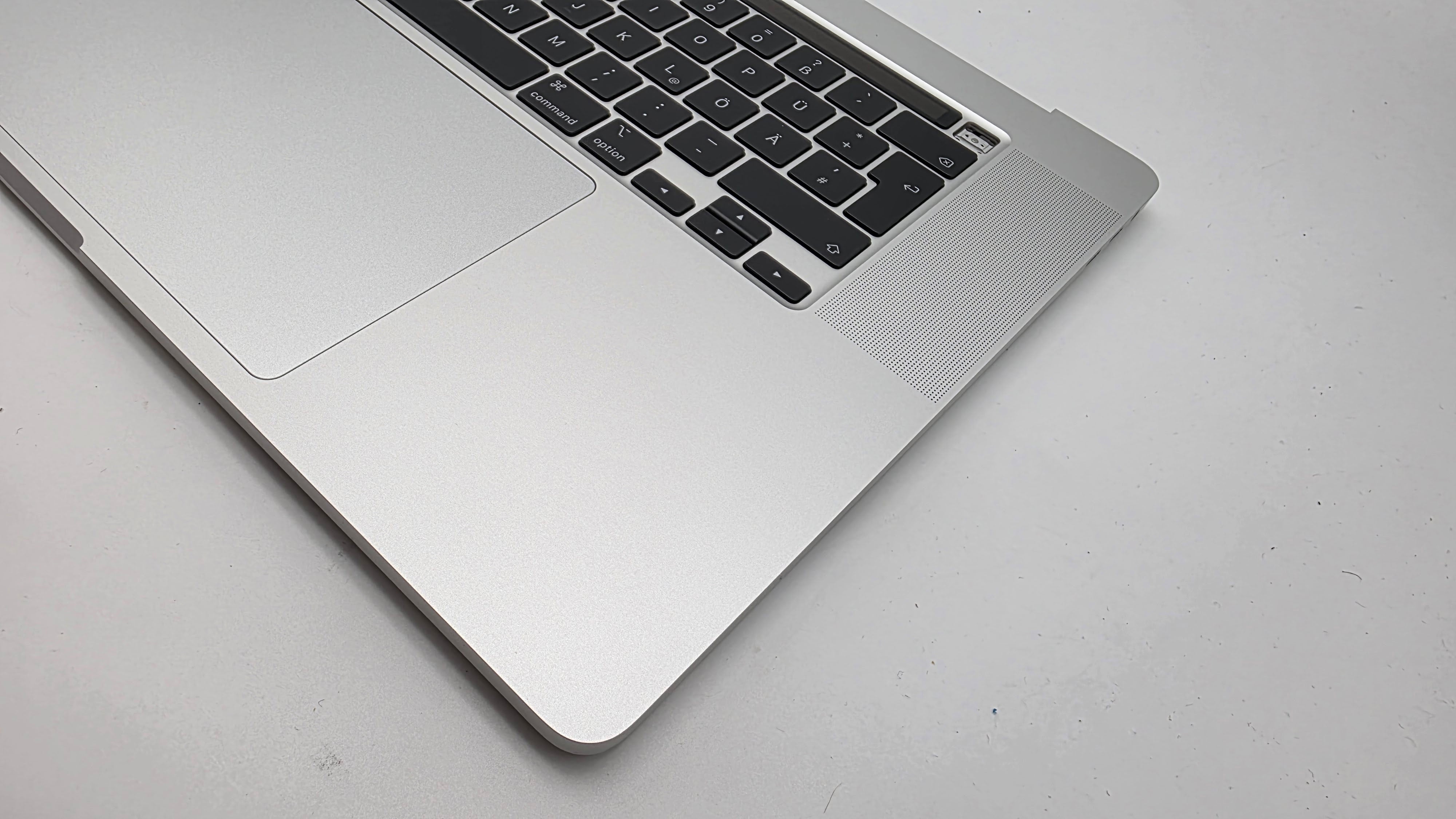 MacBook Pro 16" 2019 A2141 Silber Akku Topcase Tastatur QWERTZ #T919