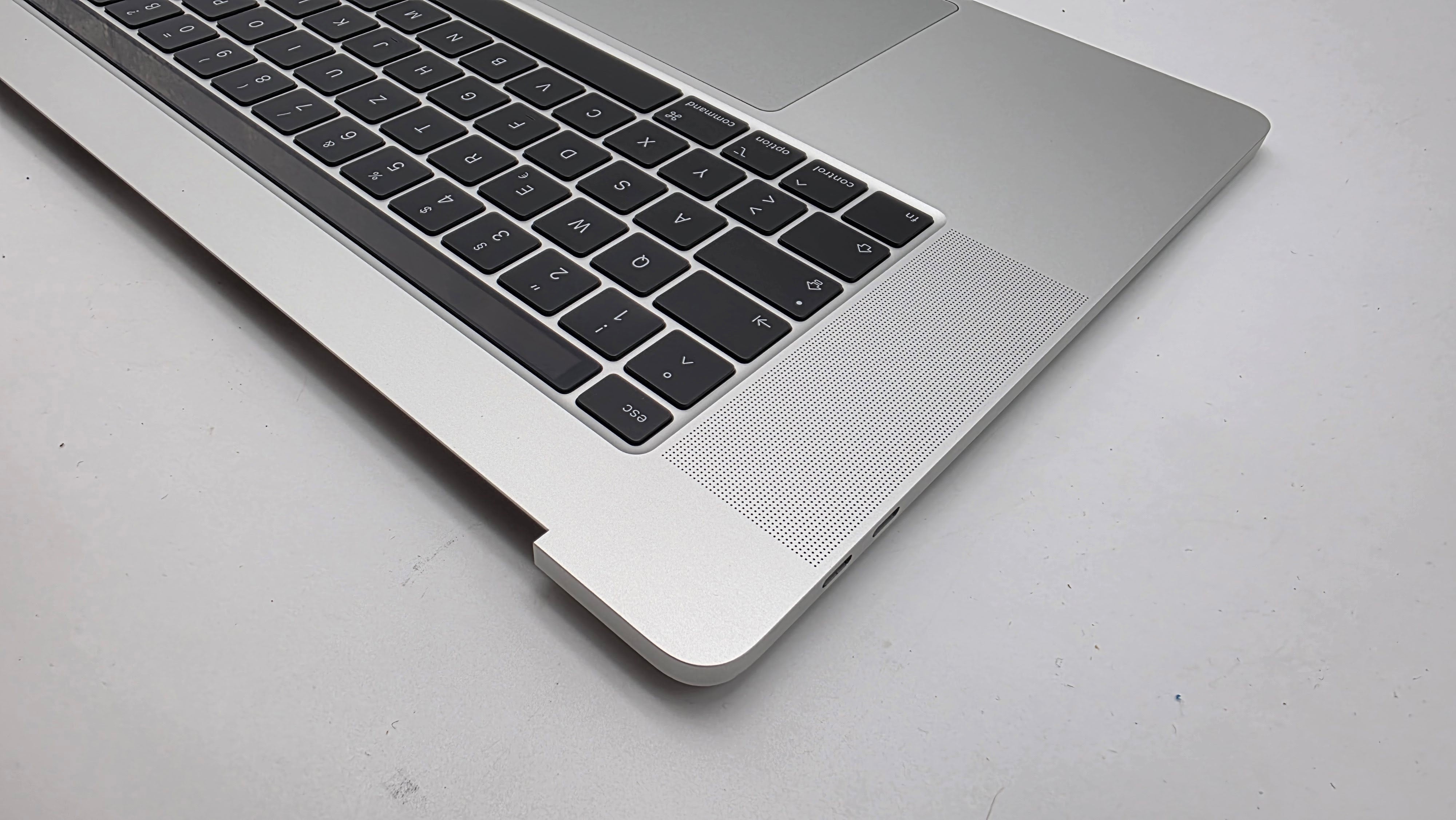 MacBook Pro 16" 2019 A2141 Silber Akku Topcase Tastatur QWERTZ #T919