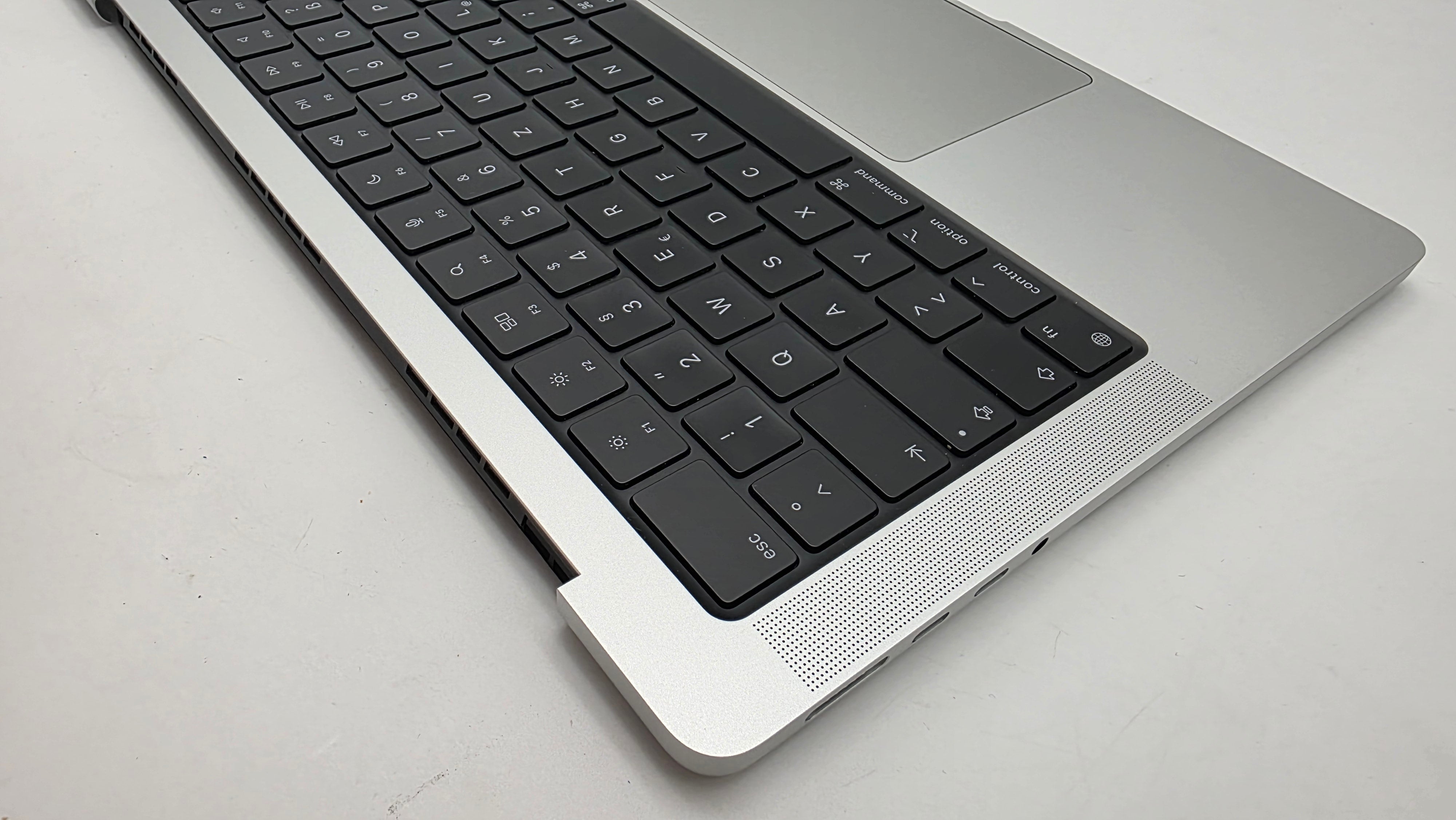 Macbook Pro 14" 2023 A2779 Topcase QWERTZ Tastatur Silber #T951