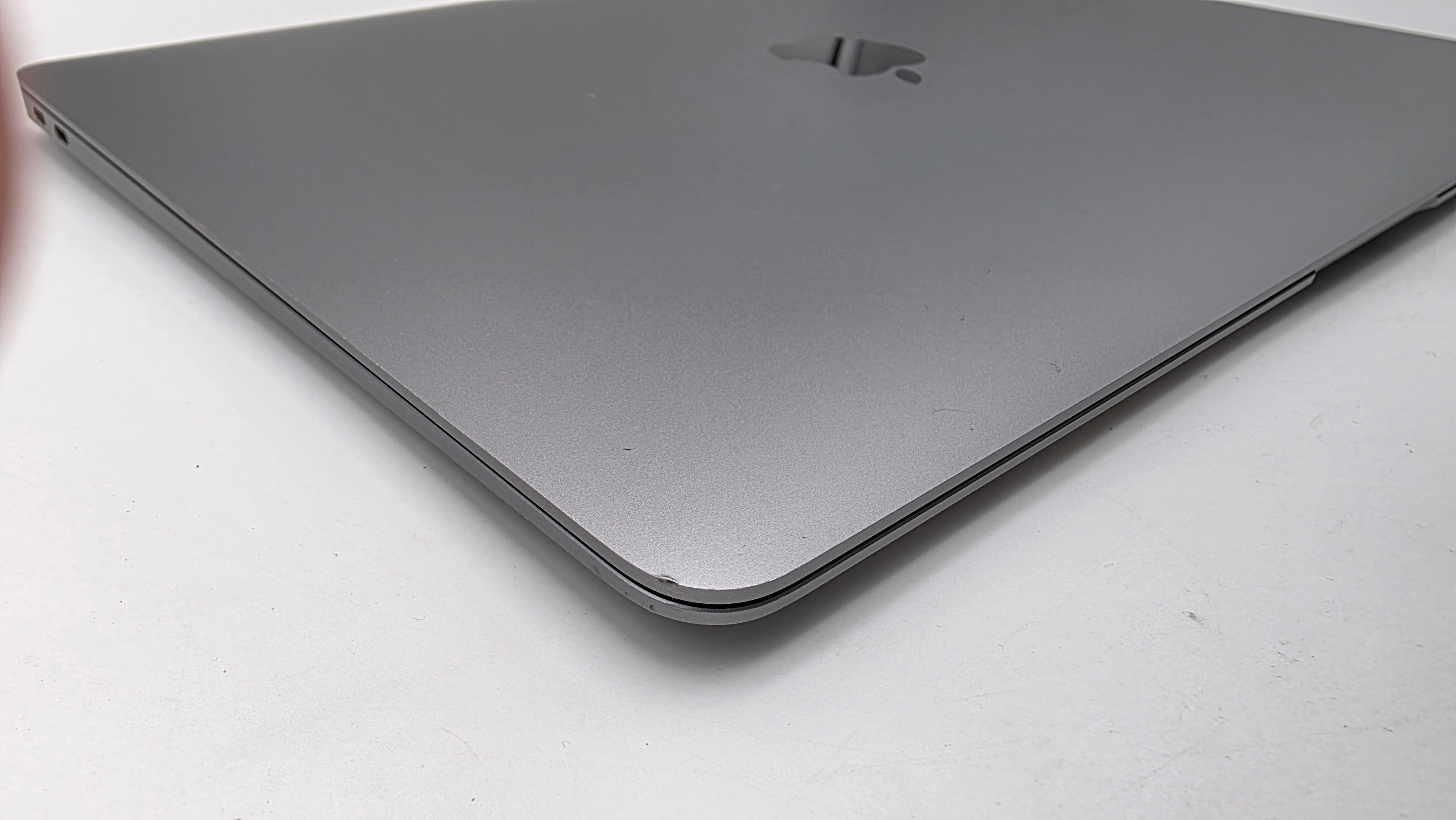 Macbook Air 13" A2337 M1 16GB 512GB 2020 Spacegrau Grau MwSt. #PS262