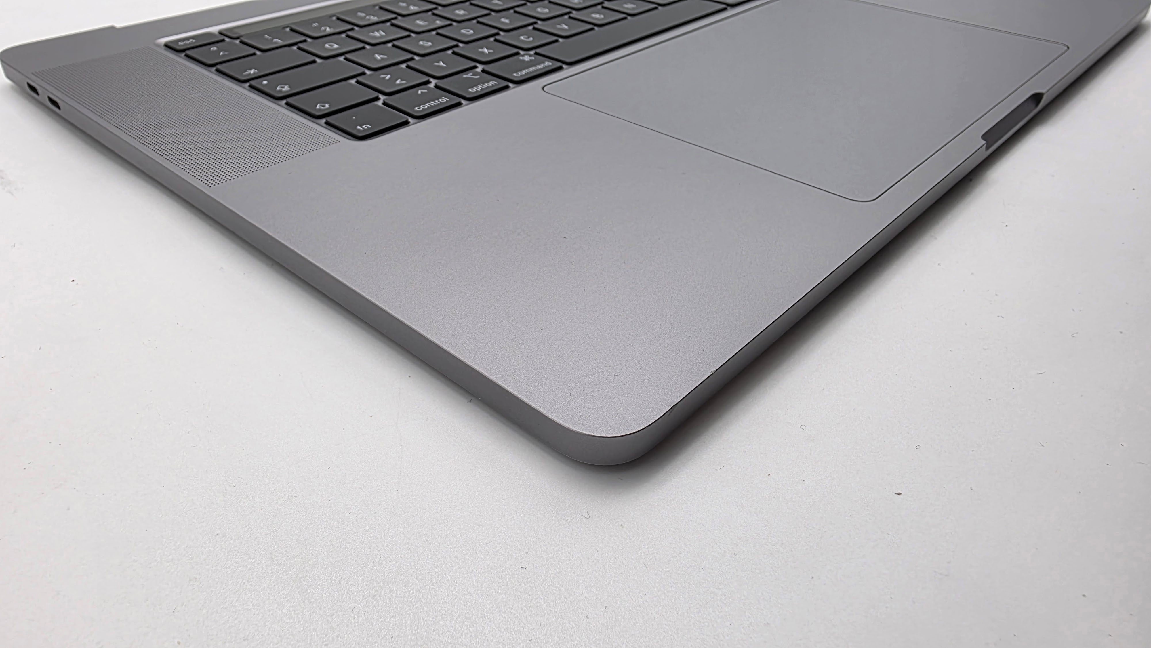 MacBook Pro 16" 2019 A2141 Grau Topcase Tastatur Trackpad Akku QWERTZ #T954