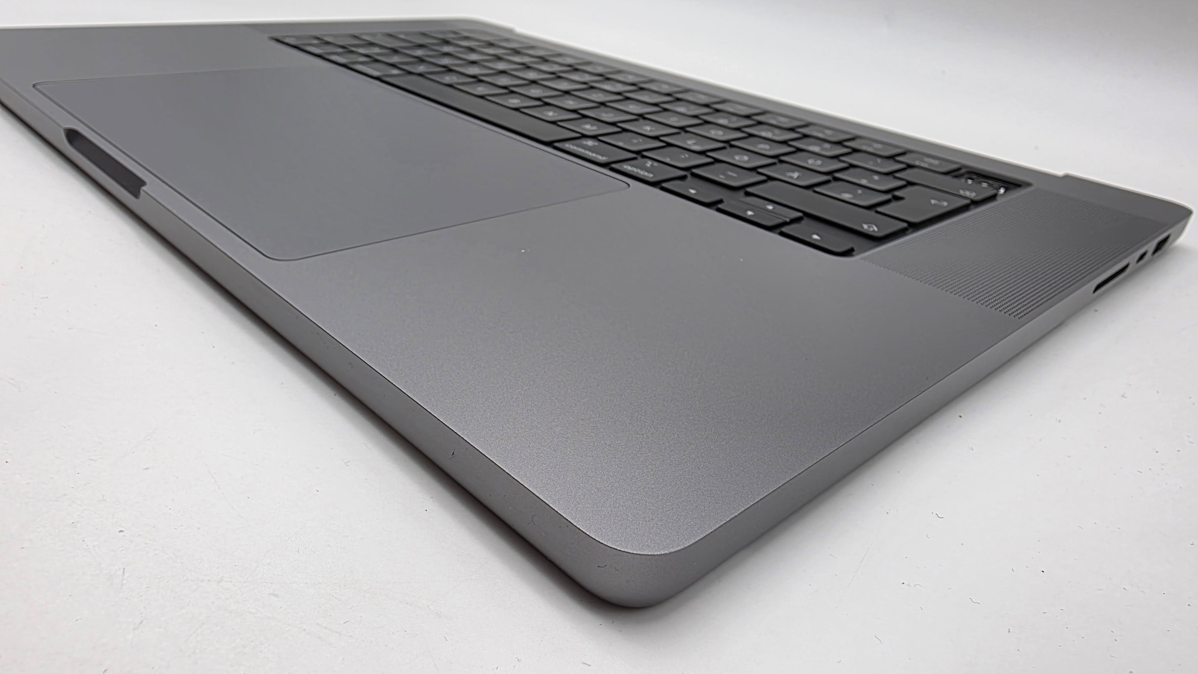 Macbook Pro 16" 2021 A2485 Topcase QWERTZ Tastatur Spacegrau #T957