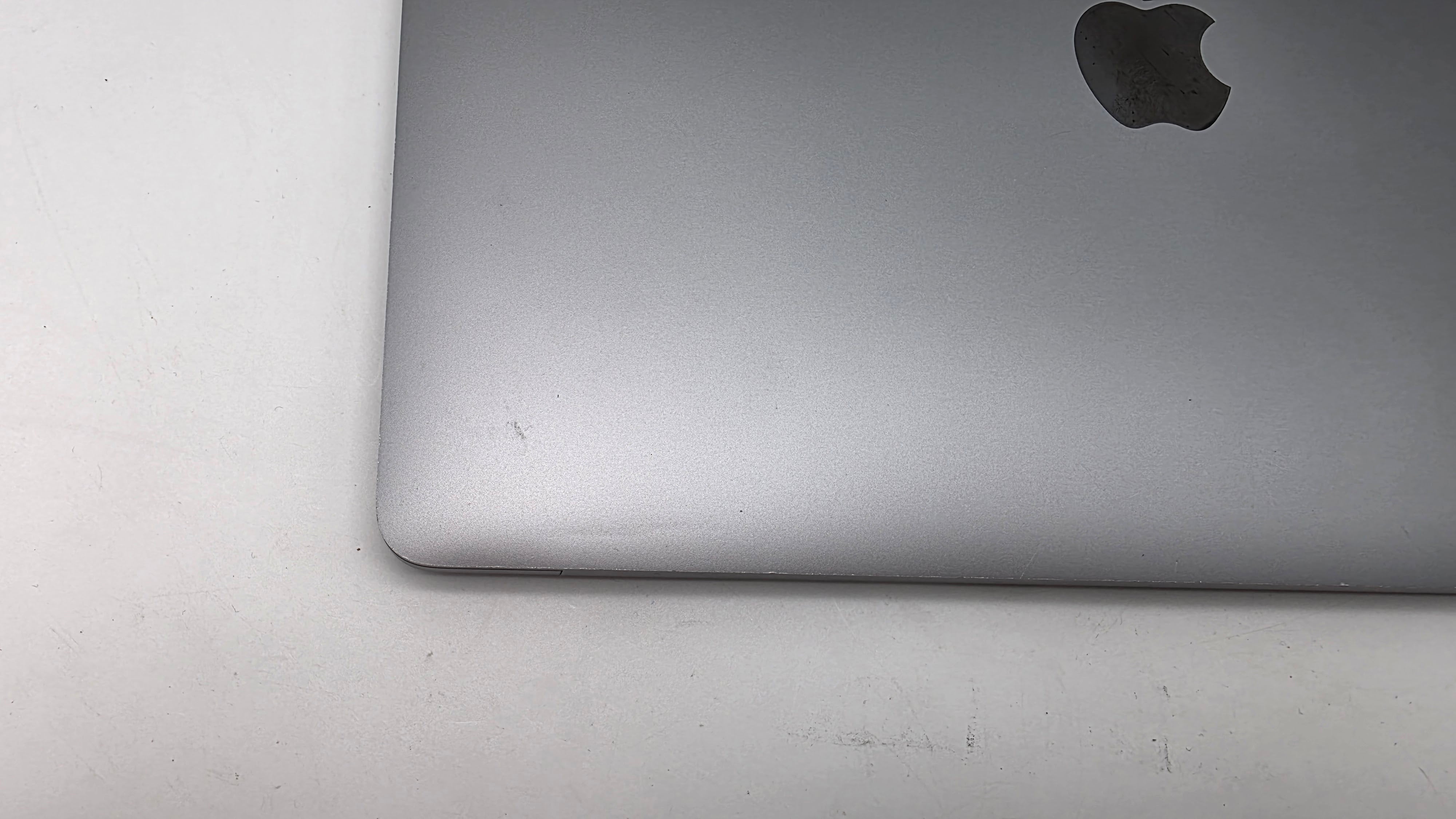 Macbook Pro 13" A2251 2020 2,3GHz i7 32GB 512GB Spacgerau #PS268 MwSt
