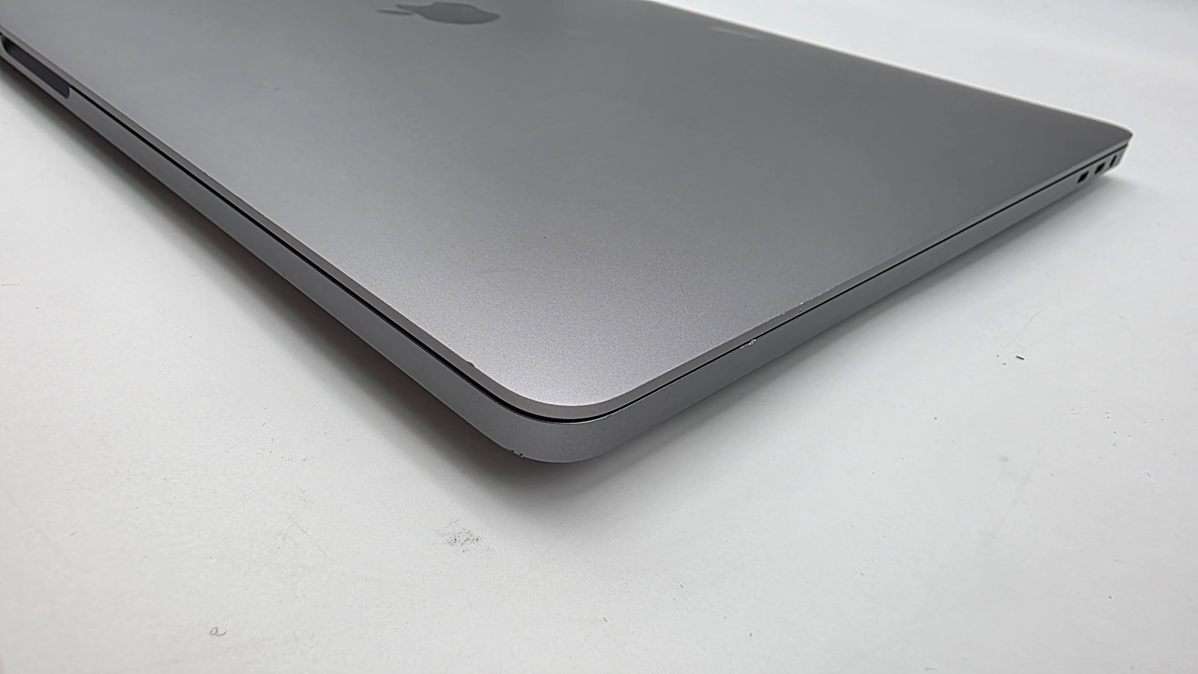 Macbook Pro 16" A2141 2019 2,3GHz i9 32GB 1TB 5500M Spacegrau #PS265 MwSt.