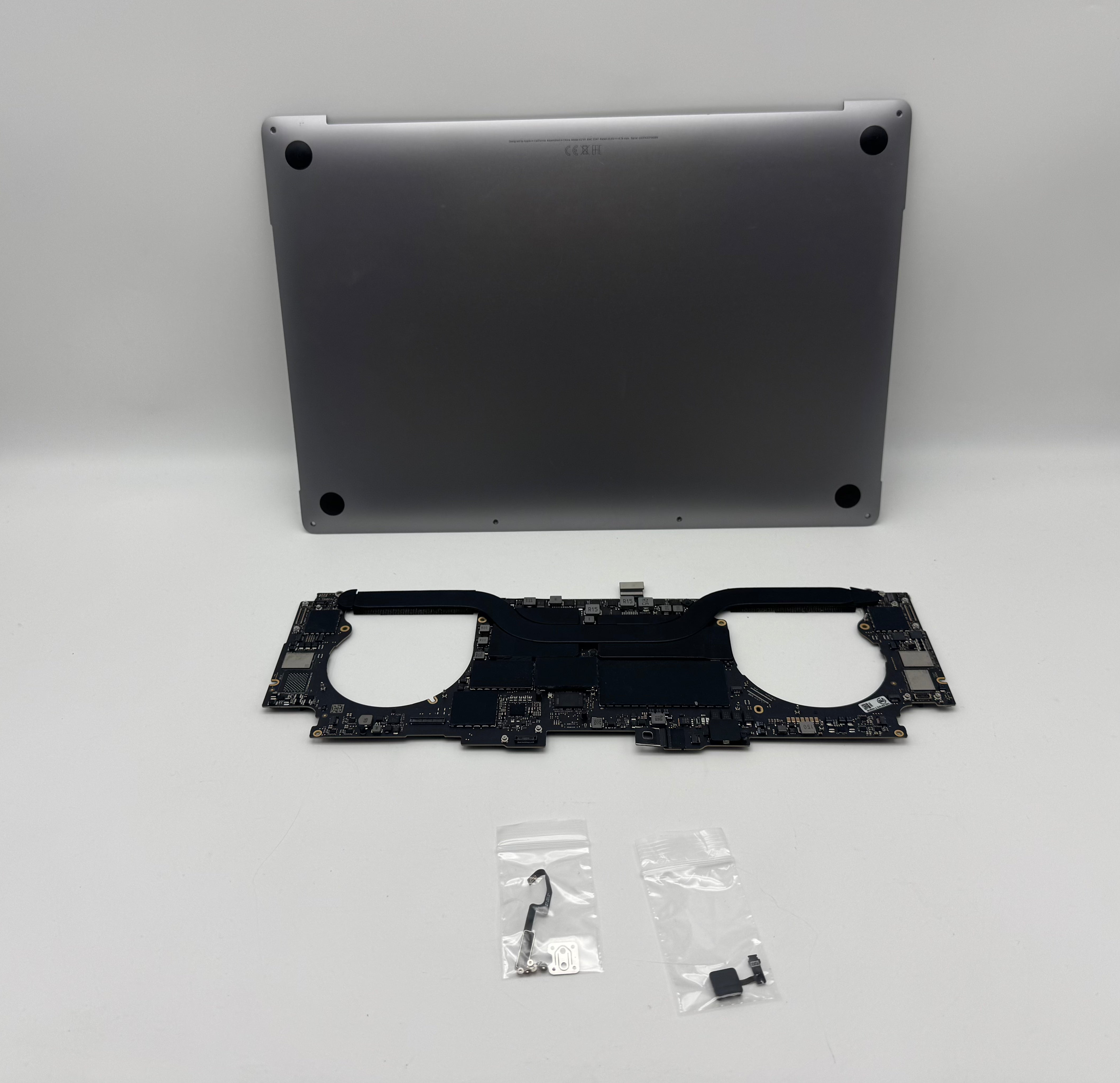 MacBook Pro 16" 2019 A2141 2,3GHz 16GB i9 1TB Logicboard Mainboard 820-01700