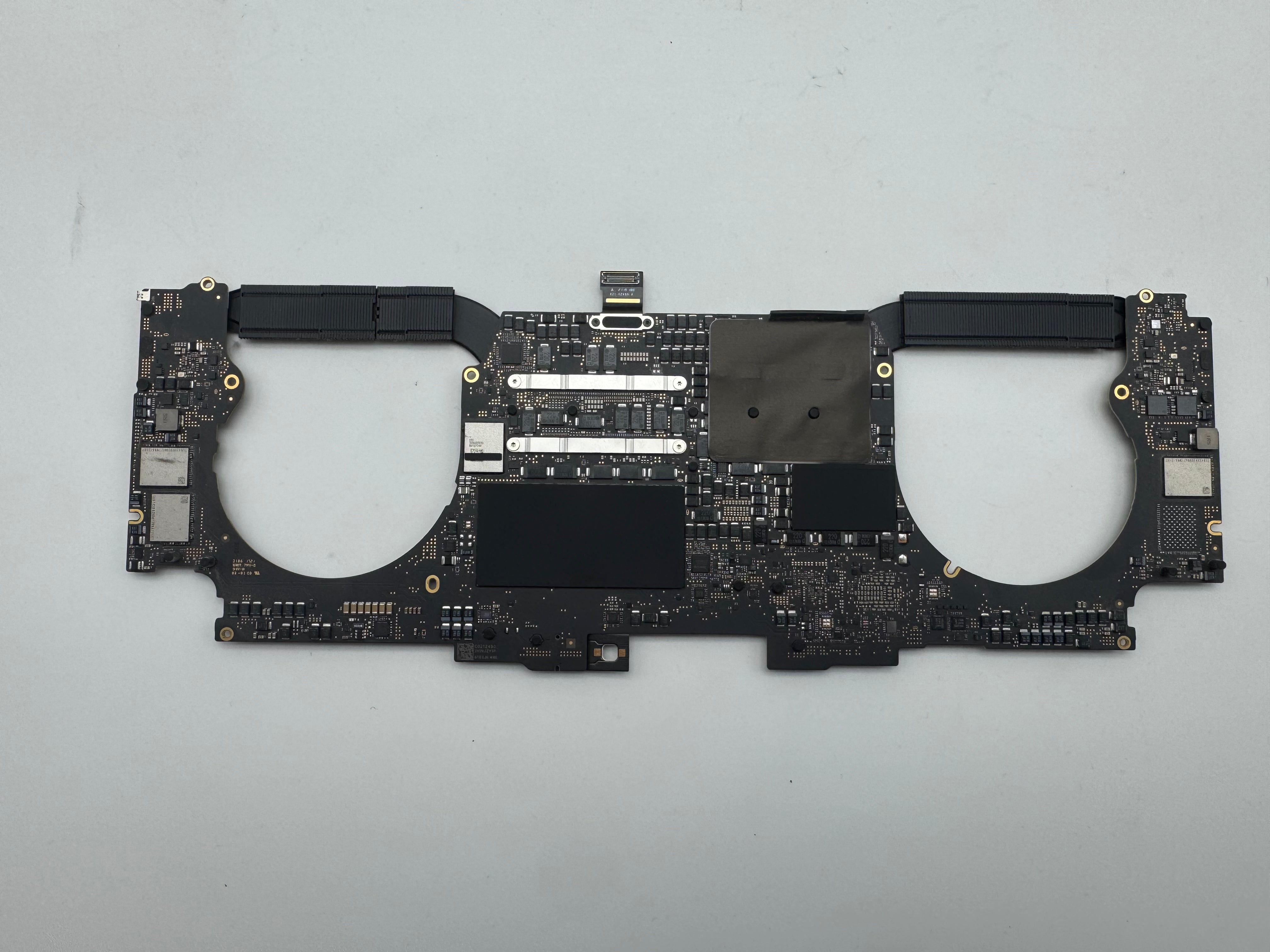 MacBook Pro 16" 2019 A2141 2,3GHz 16GB i9 1TB Logicboard Mainboard 820-01700
