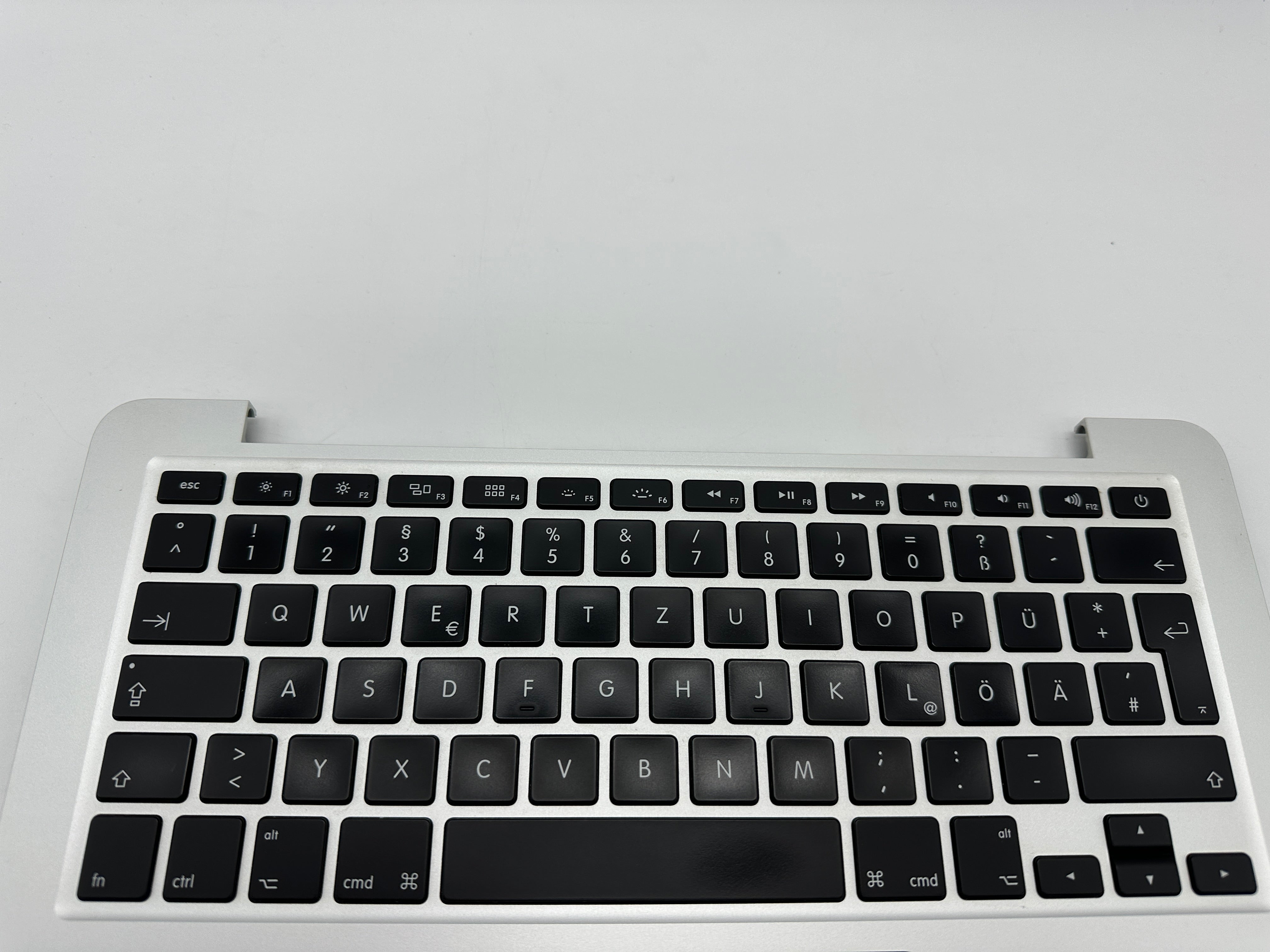 MacBook Pro 13 Zoll 2015 A1502 Topcase Trackpad Akku QWERTZ #T688