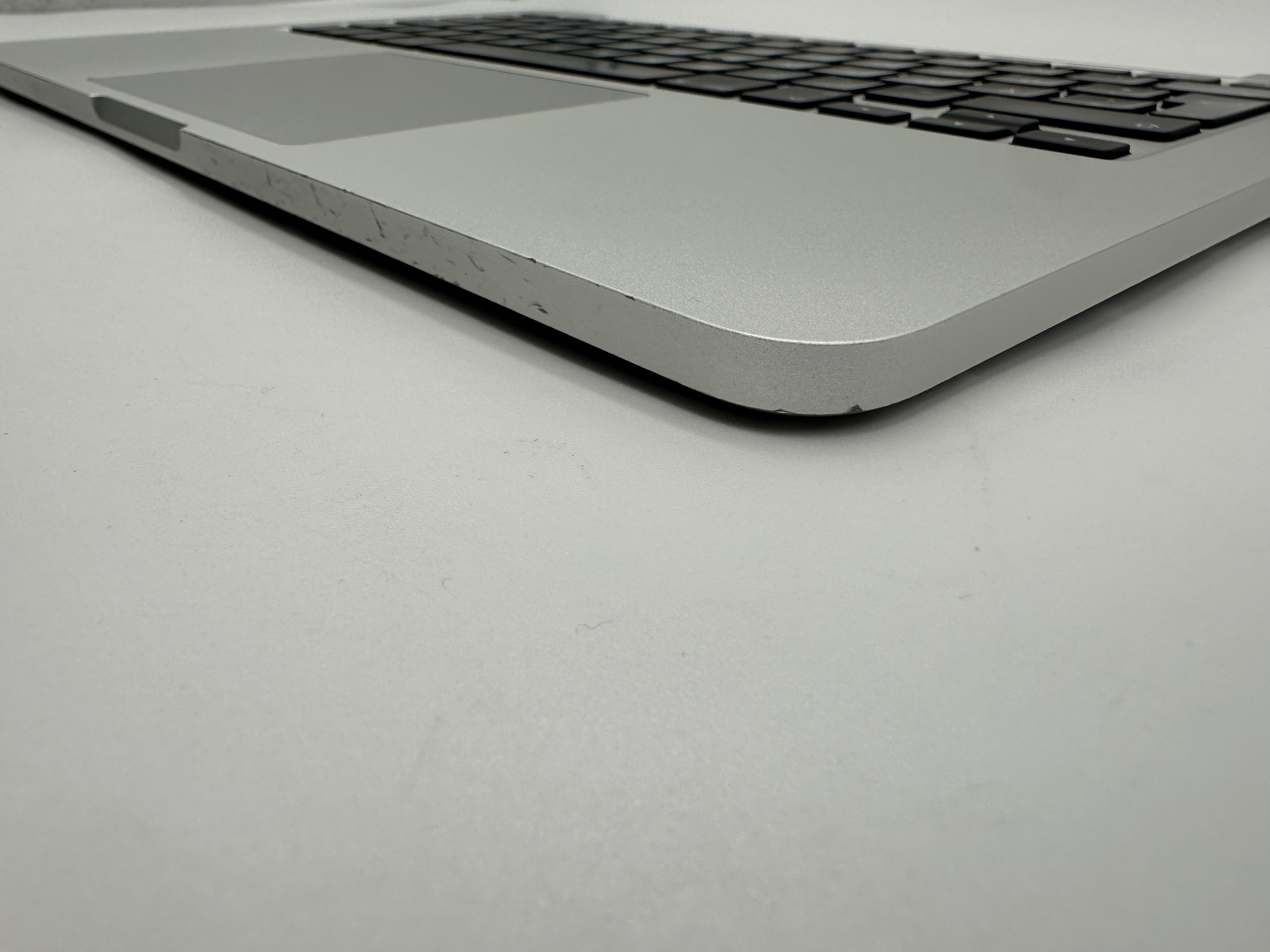 MacBook Pro 13 Zoll 2015 A1502 Topcase Trackpad Akku QWERTZ #T688