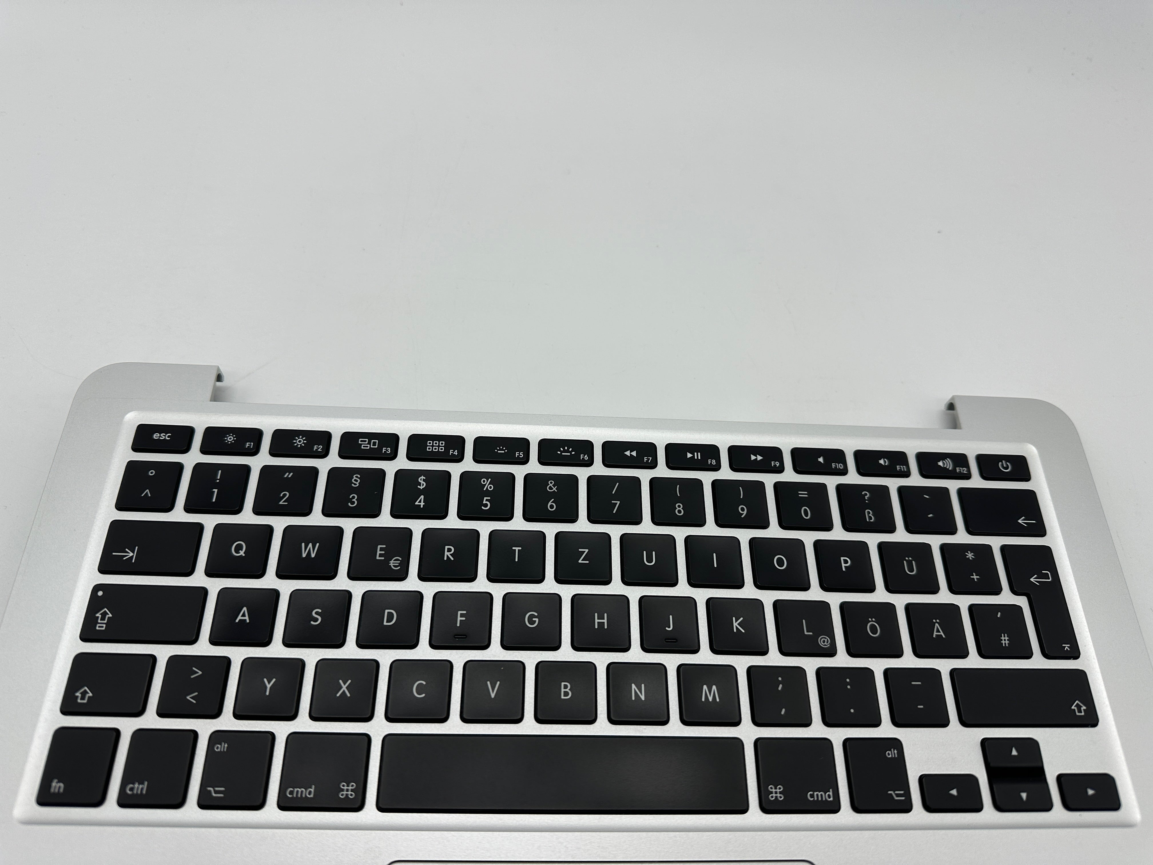 MacBook Pro 13 Zoll 2015 A1502 Topcase Trackpad Akku QWERTZ #T689